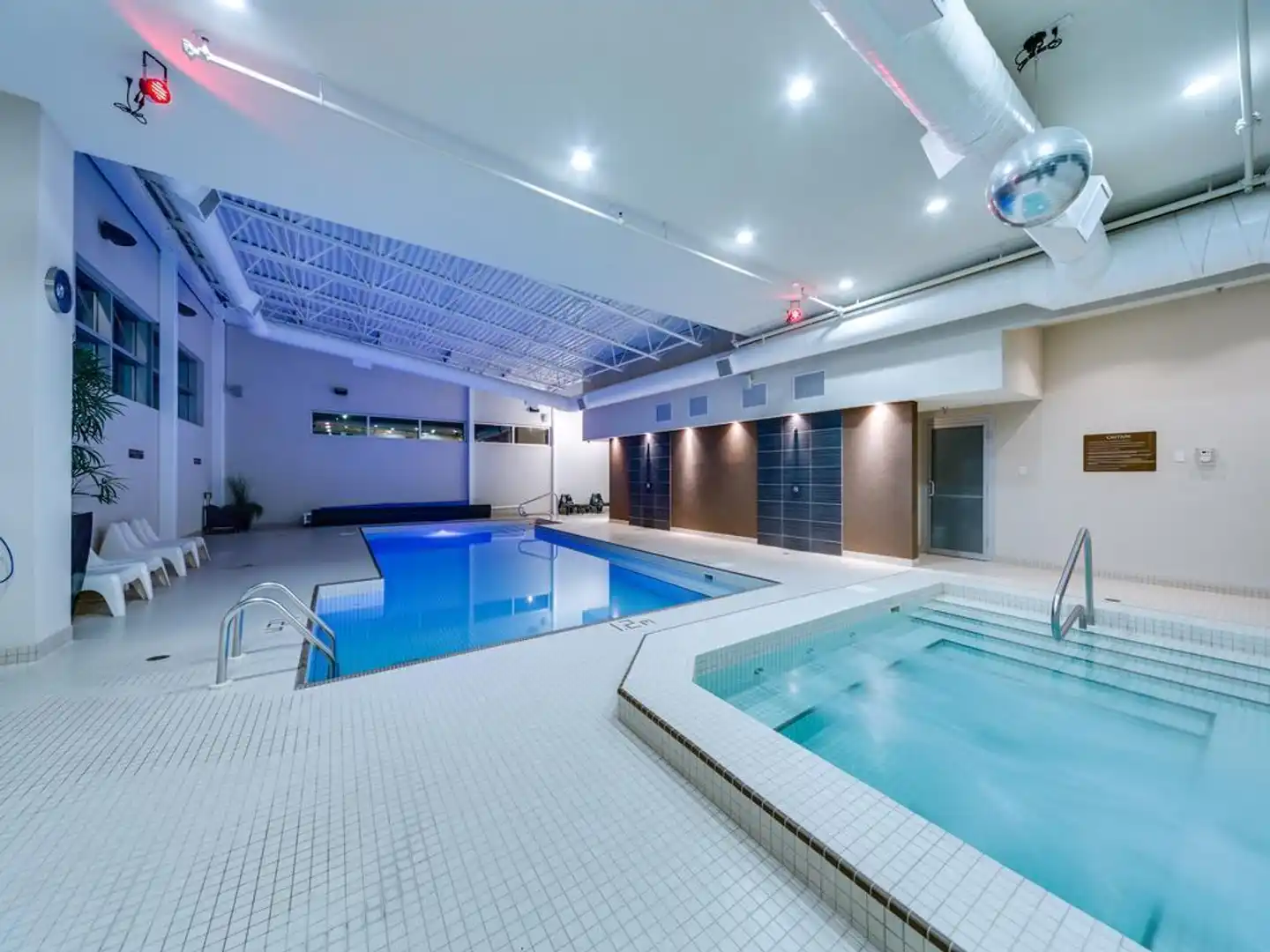 Heritage Inn Hotel & Convention Centre - Pincher Creek Hallenbad