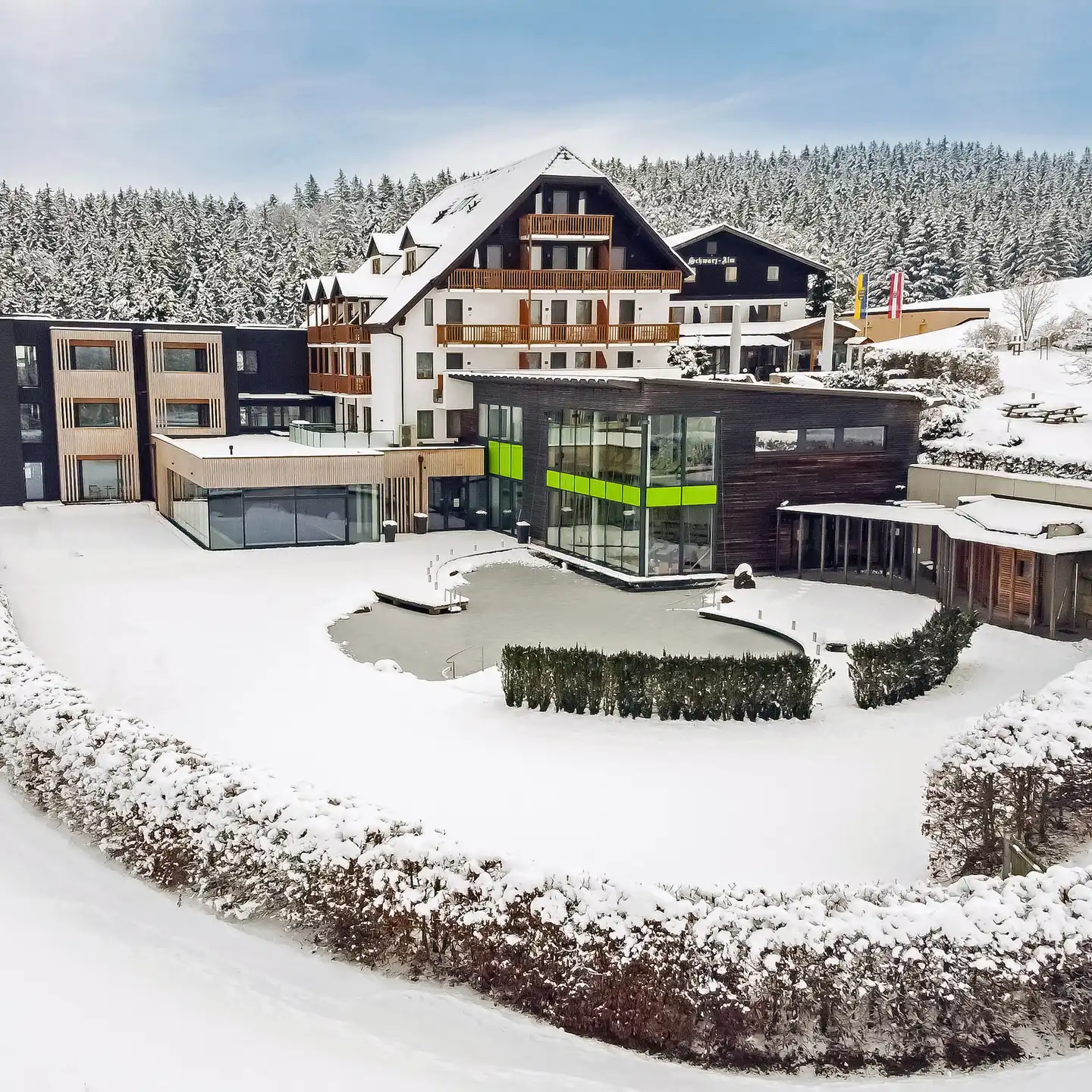 Hotel Schwarz Alm Zwettl Aussenansicht