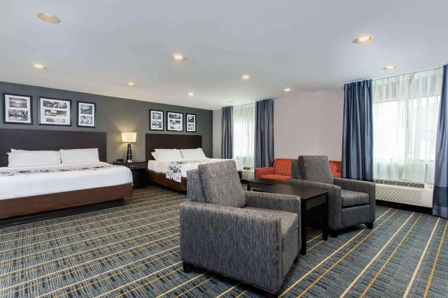 Baymont by Wyndham Lancaster Lobby