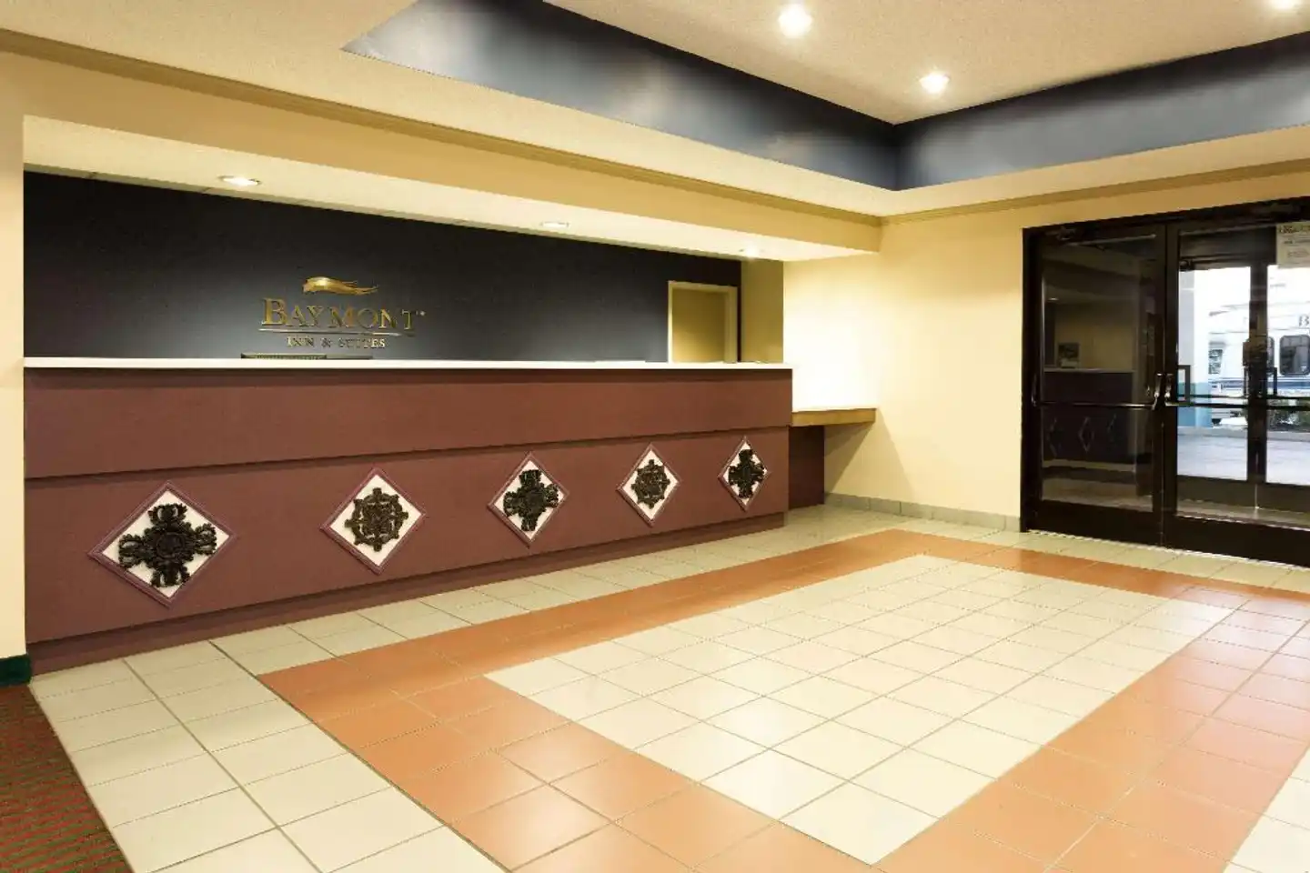 Baymont by Wyndham Mason Lobby