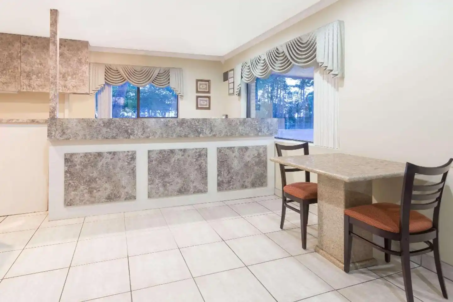 Super 8 by Wyndham Ft Walton Beach Lobby