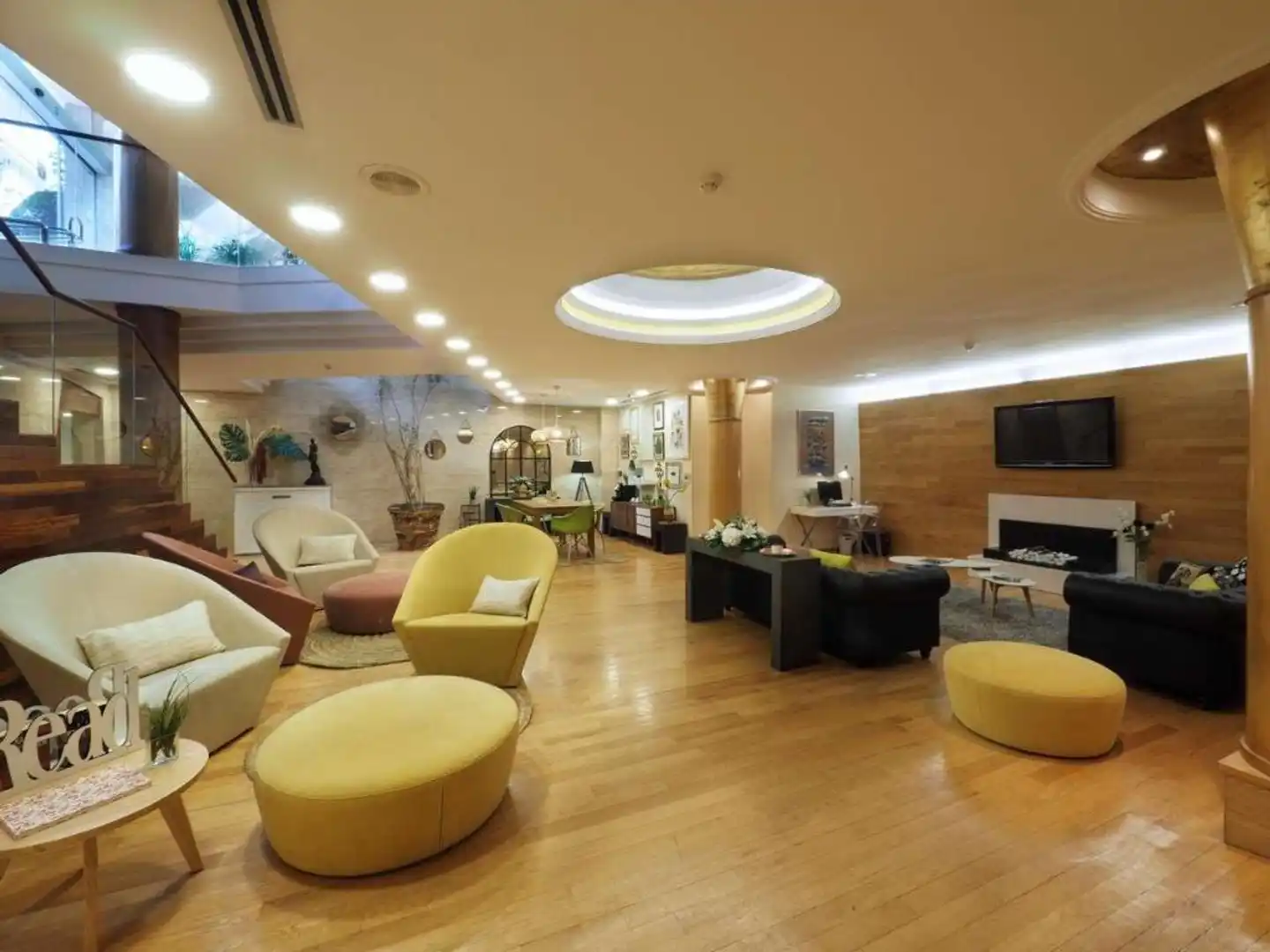 Vilana Hotel Lobby