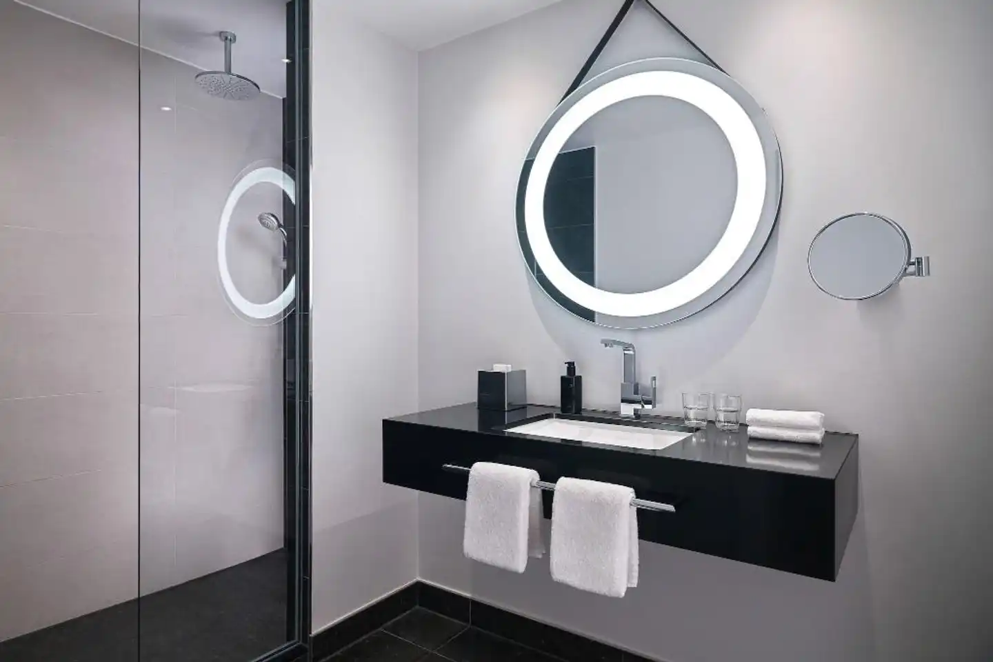 Hotel Elephant Weimar, Autograph Collection Badezimmer