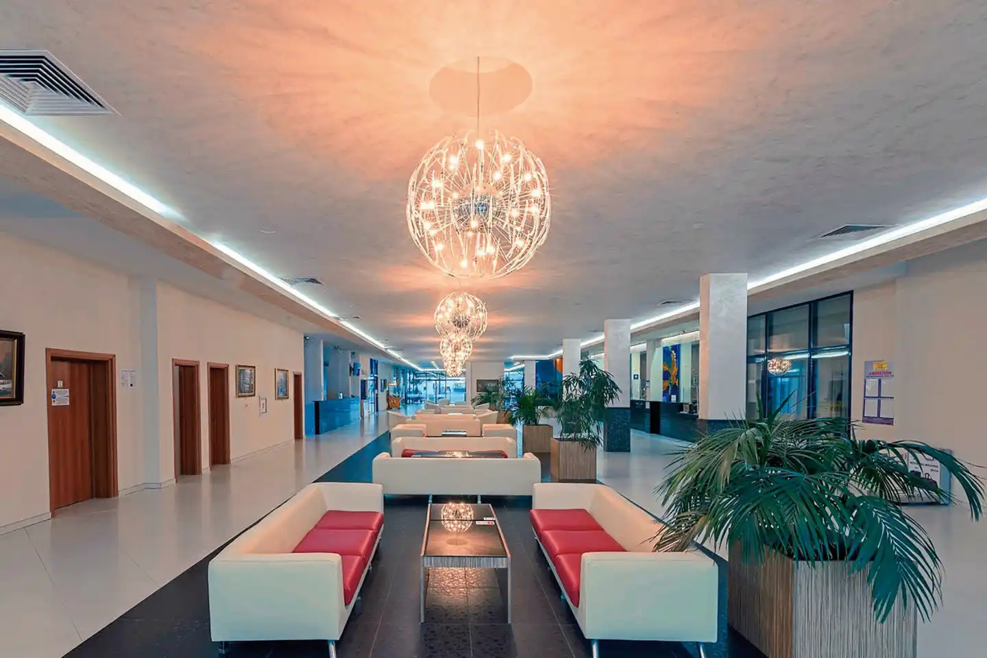 Glarus Beach Lobby