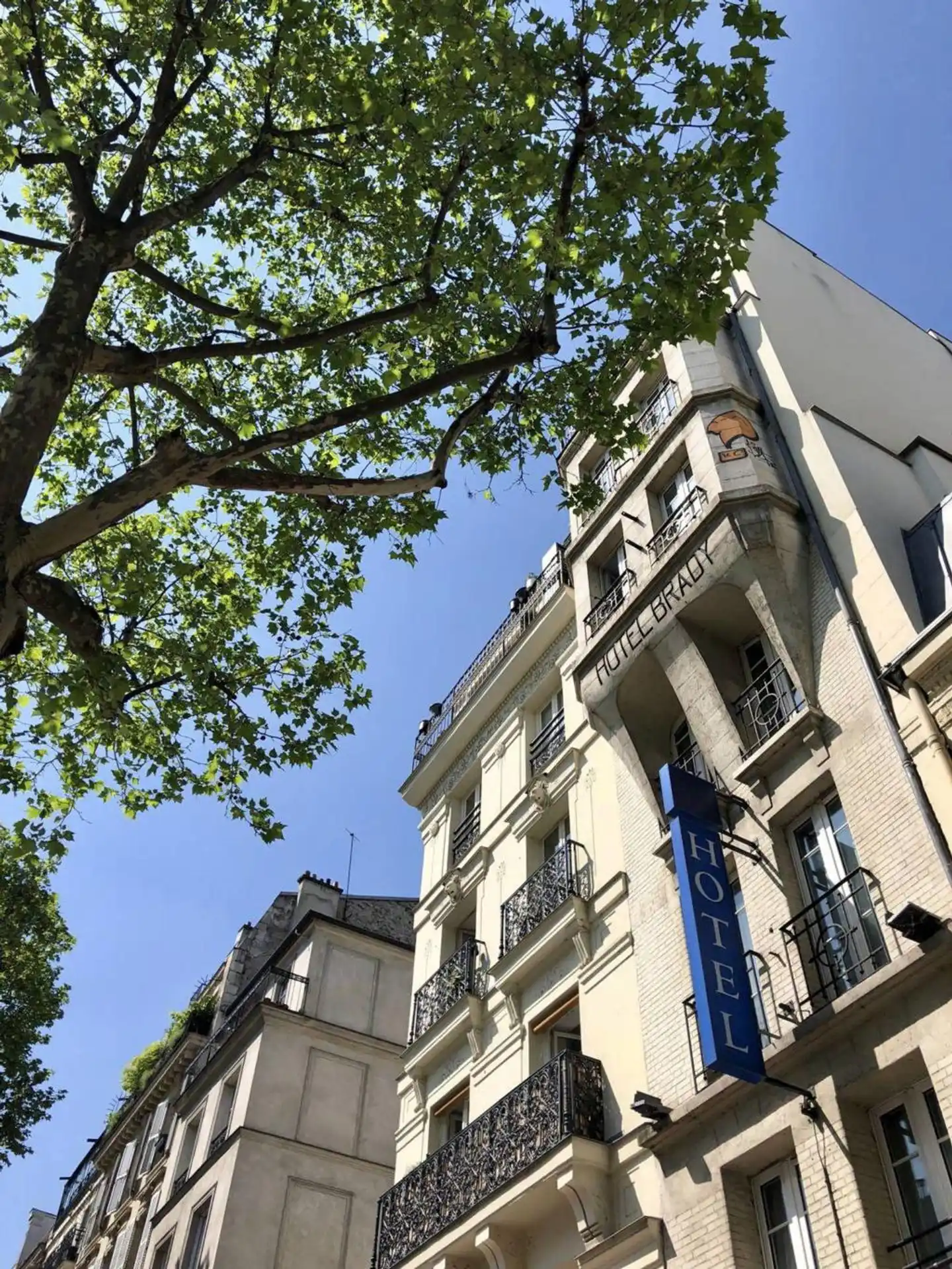 Hotel Brady  - Gare de l'Est Aussenansicht