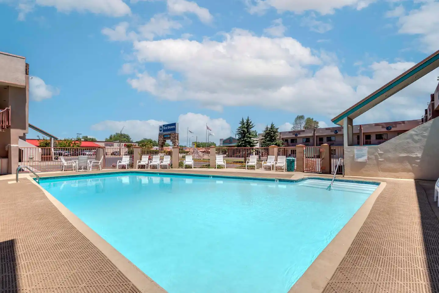 Best Western Turquoise Inn & Suites Pool