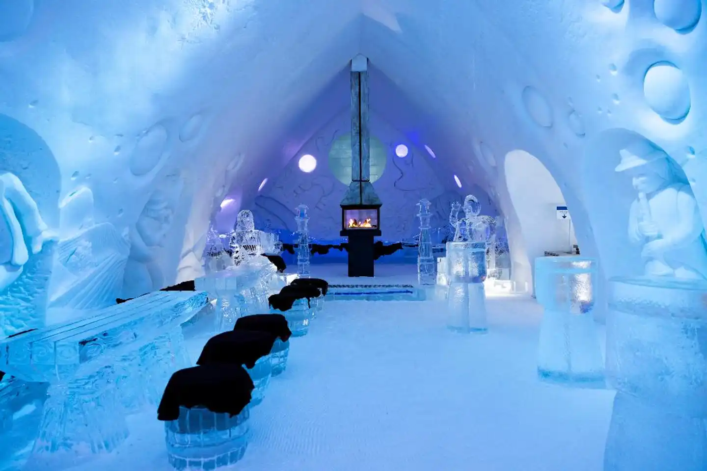 Hotel de Glace Pool