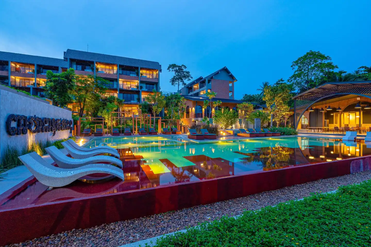 Thai Fight Hotel Pool