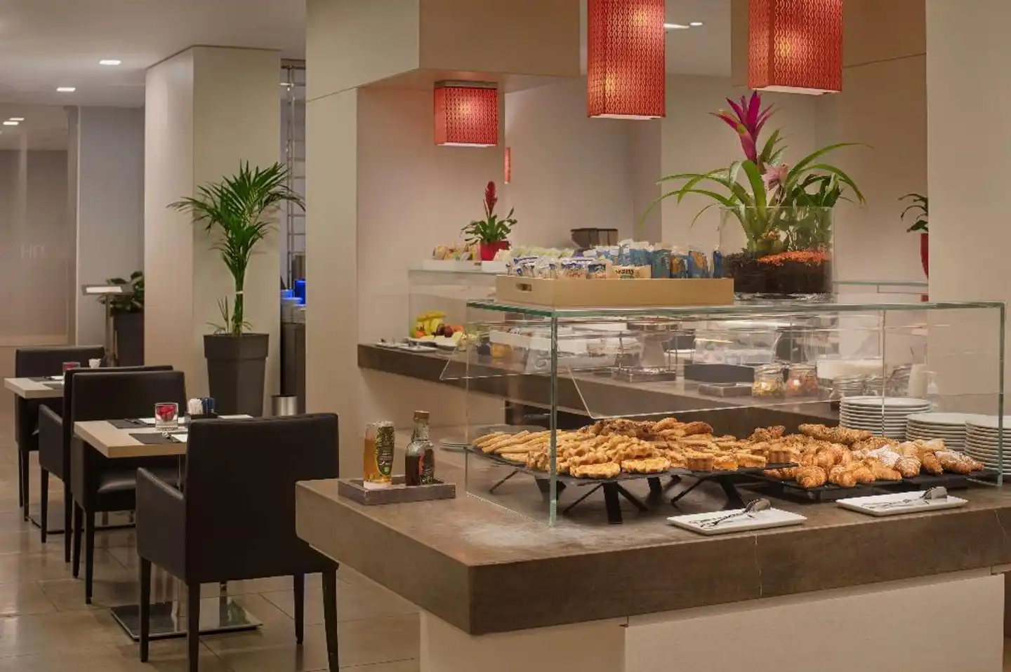 NH Genova Centro Restaurant
