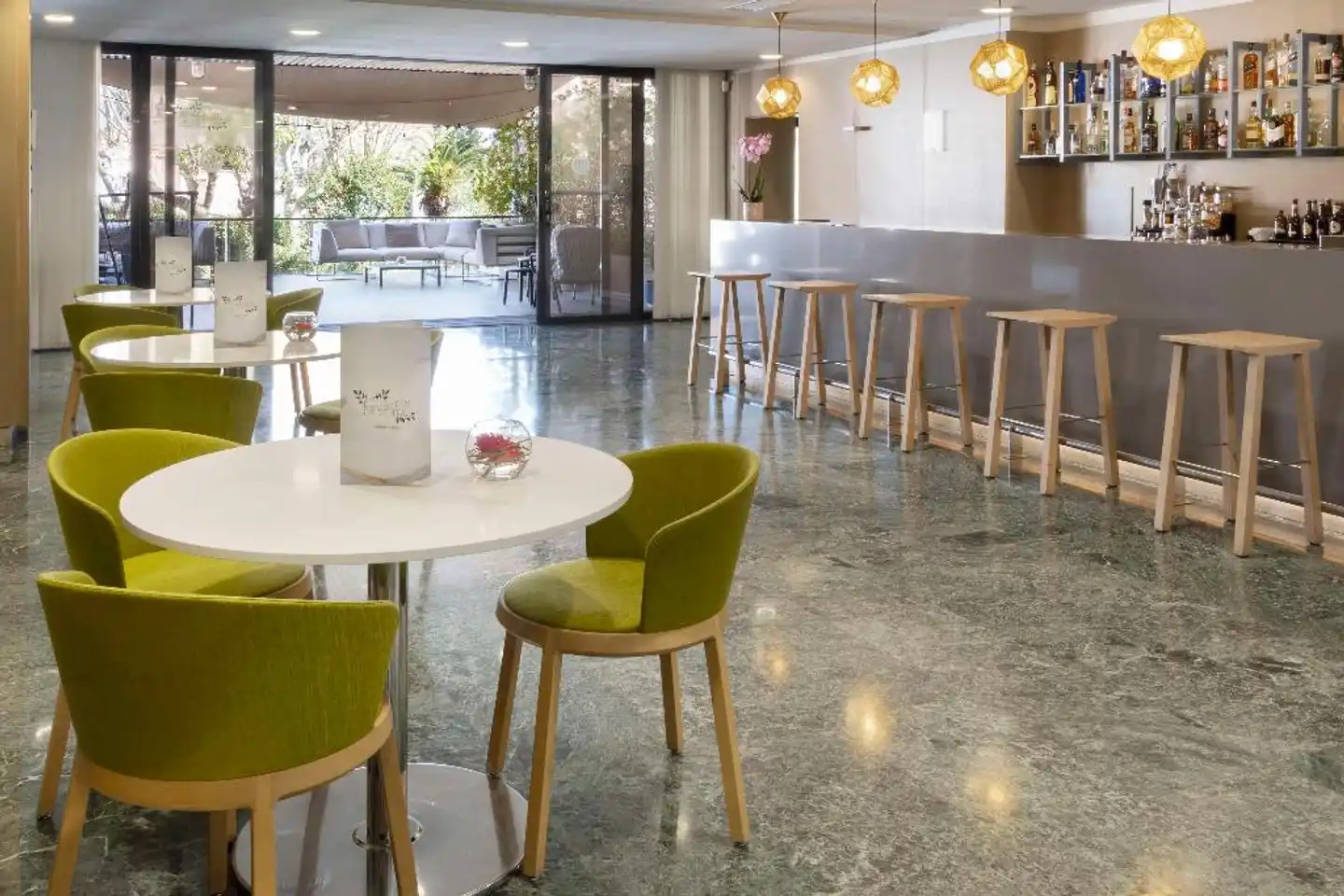NH Madrid Ventas Bar