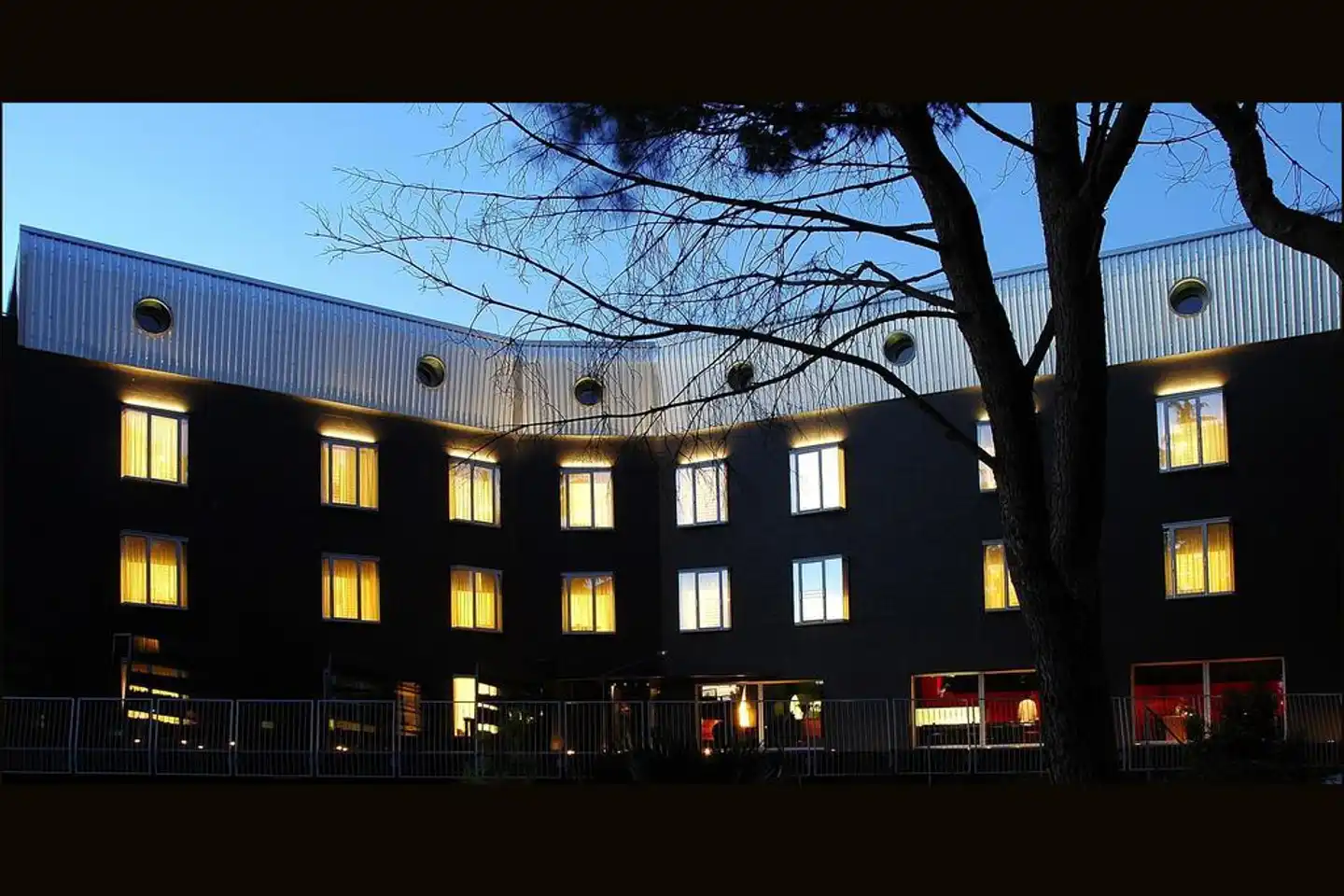 Black Hotel Aussenansicht