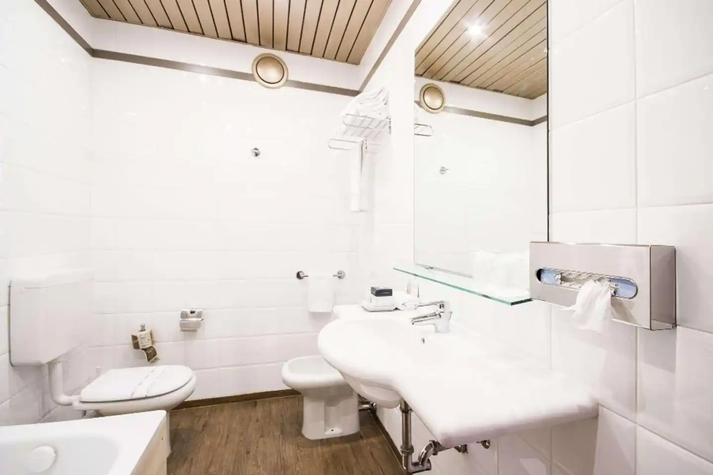 Best Western Modena District Badezimmer