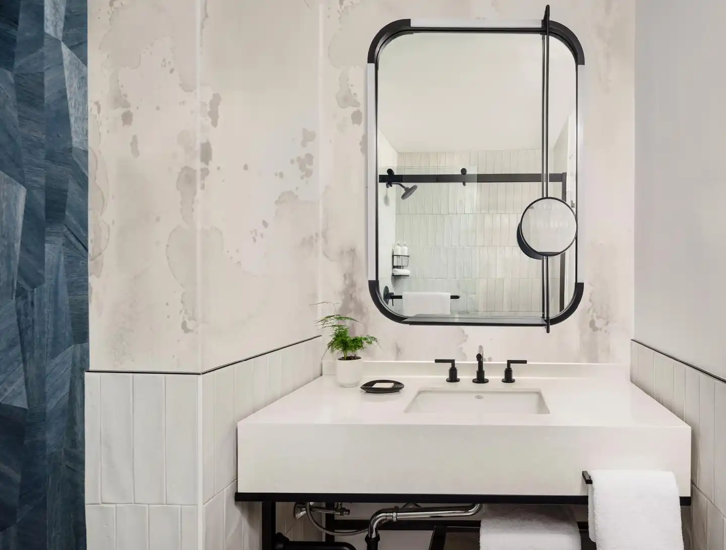 Kimpton Hotel Theta Badezimmer