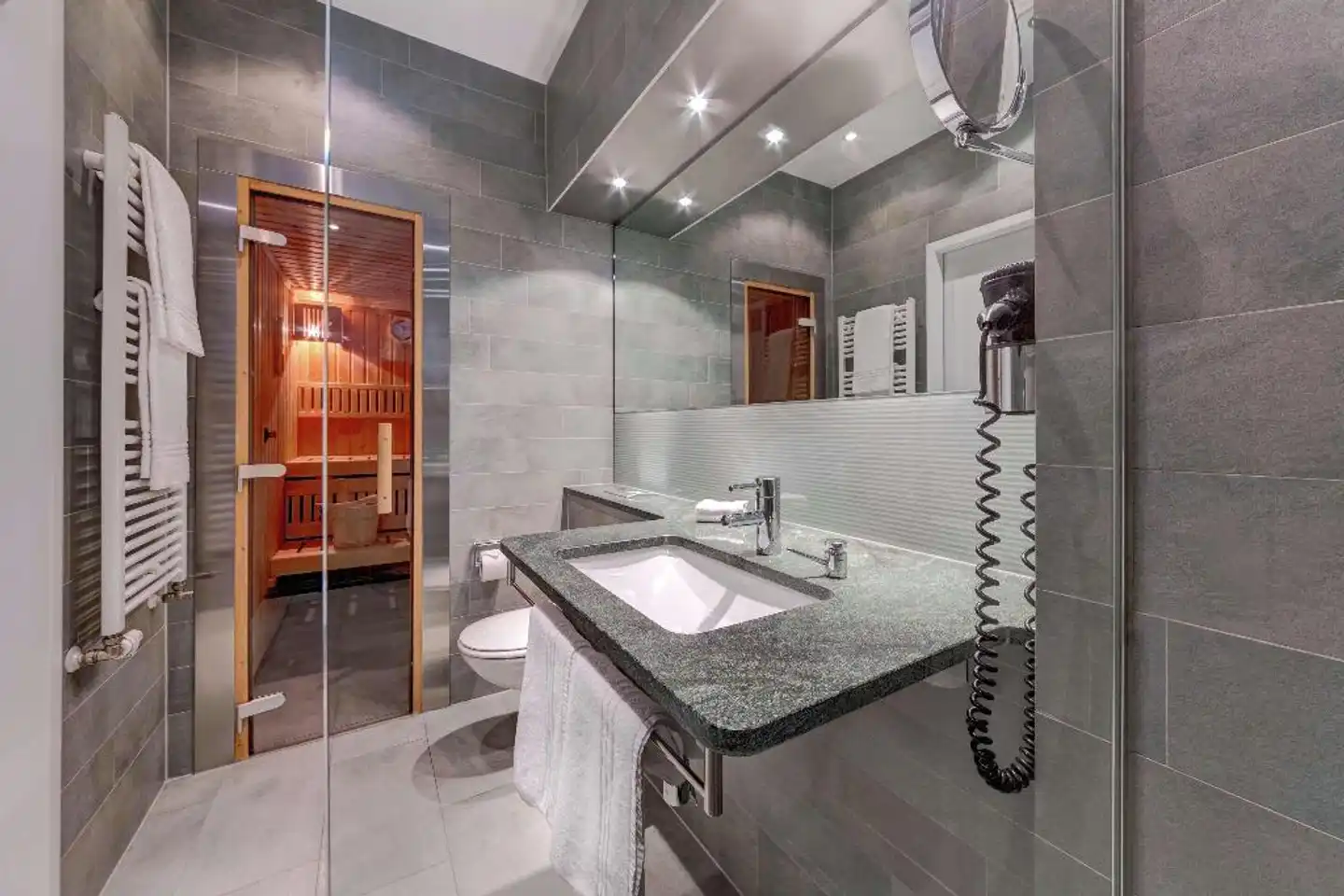 Hilton Garden Inn Stuttgart NeckarPark Badezimmer