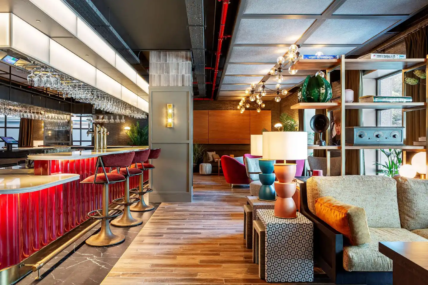Radisson RED Madrid Bar