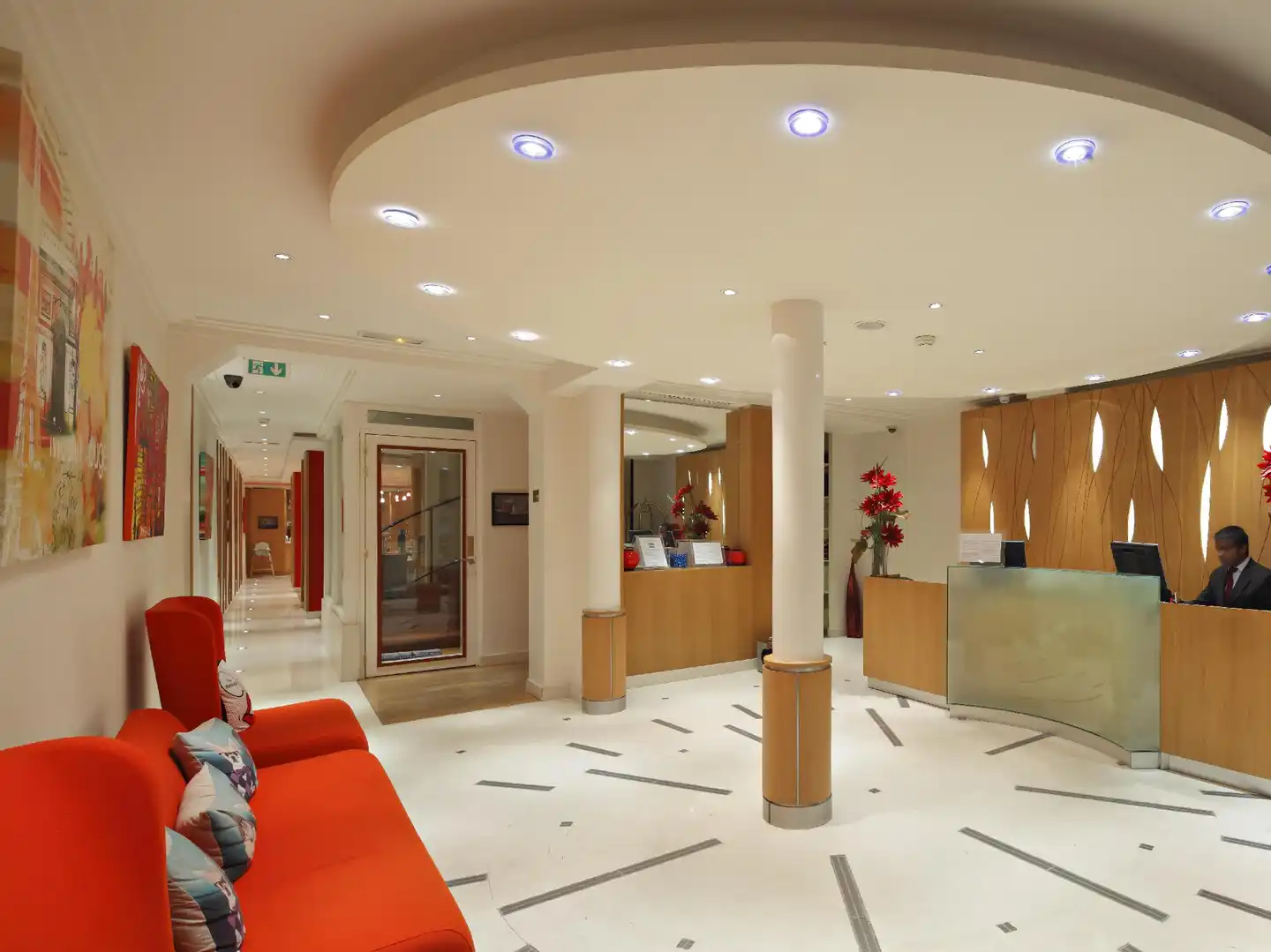 Westside Arc de Triomphe Sport und Entertainment