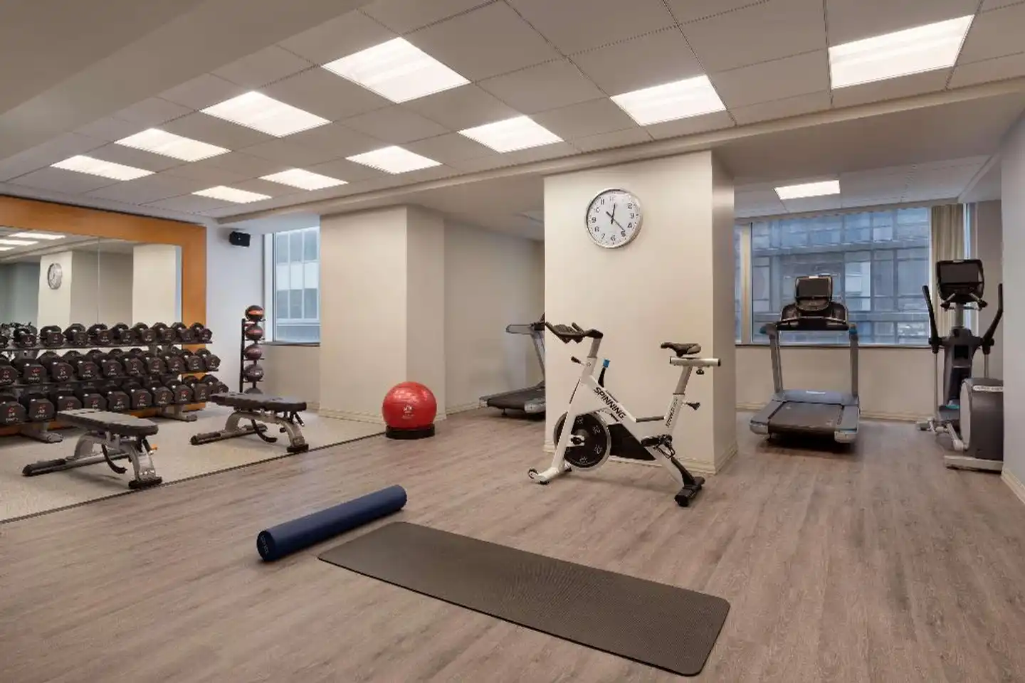 DoubleTree by Hilton New York Downtown Sport und Entertainment