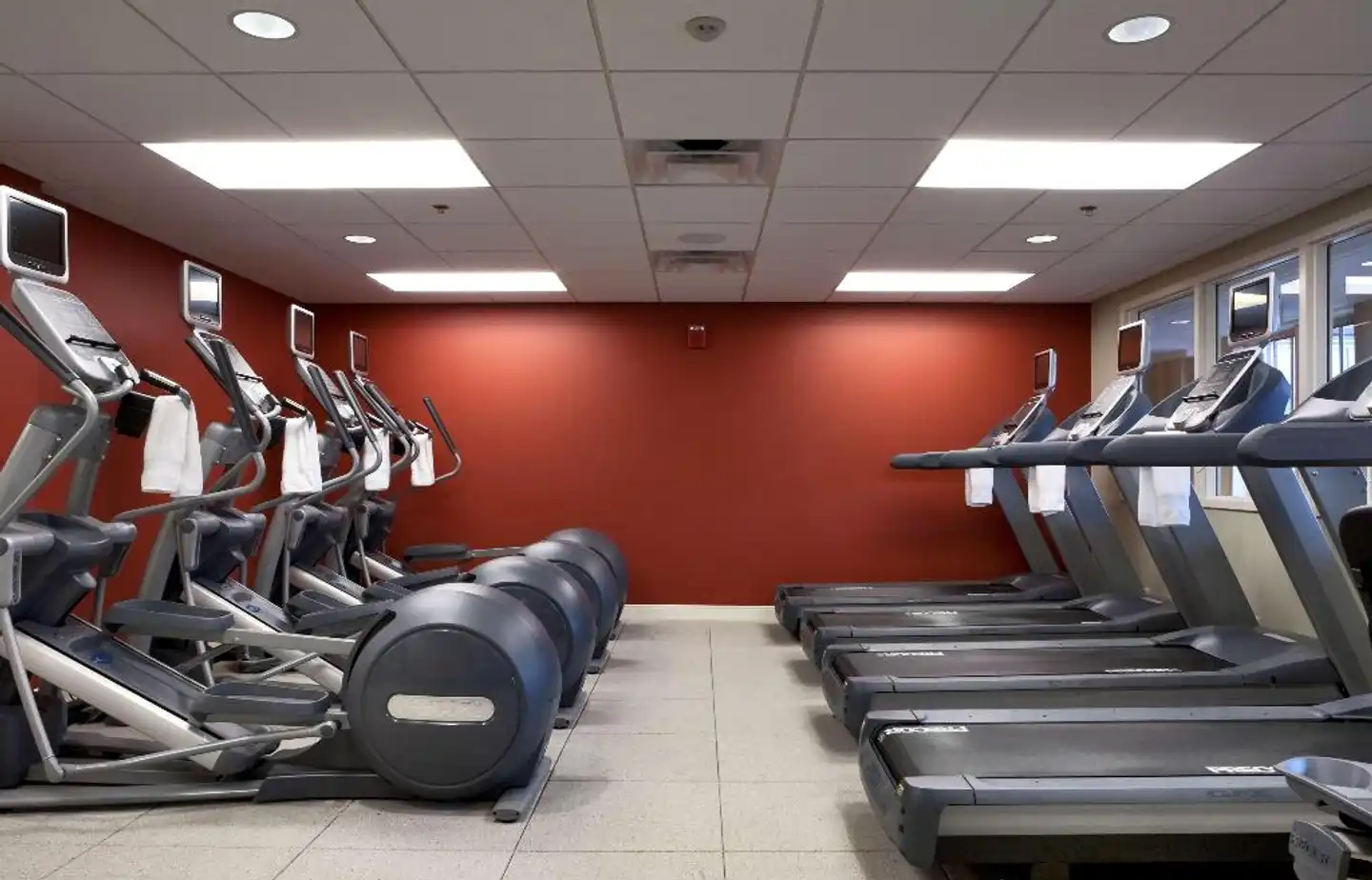 DoubleTree Suites by Hilton Detroit Downtown - Fort Shelby Sport und Entertainment