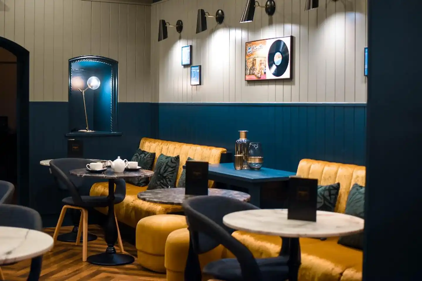 Hotel Dansaert Bar