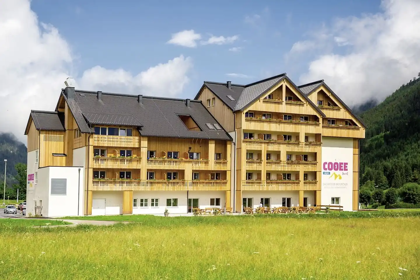 COOEE alpin Hotel Dachstein Aussenansicht