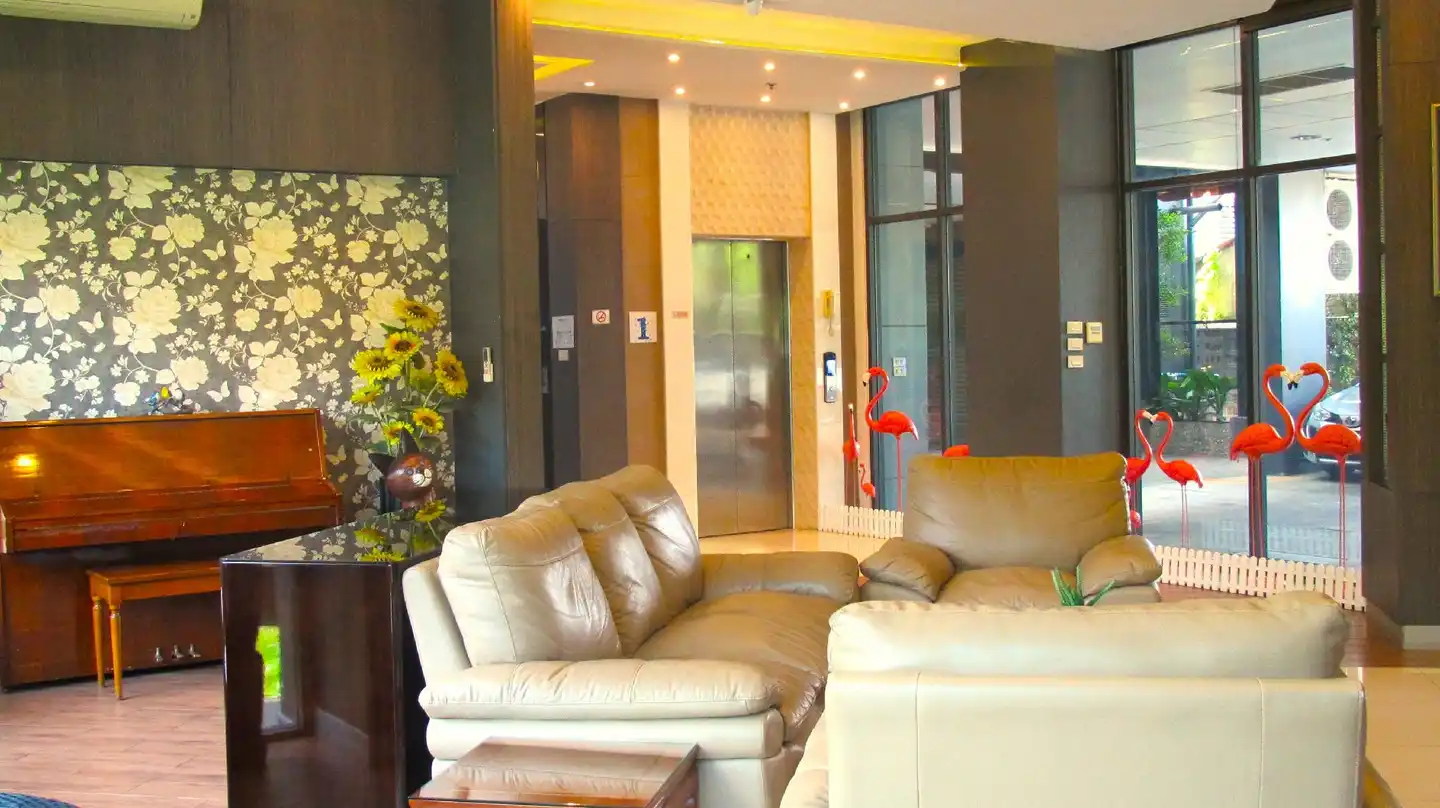 Nest n Rest Hotel Lobby