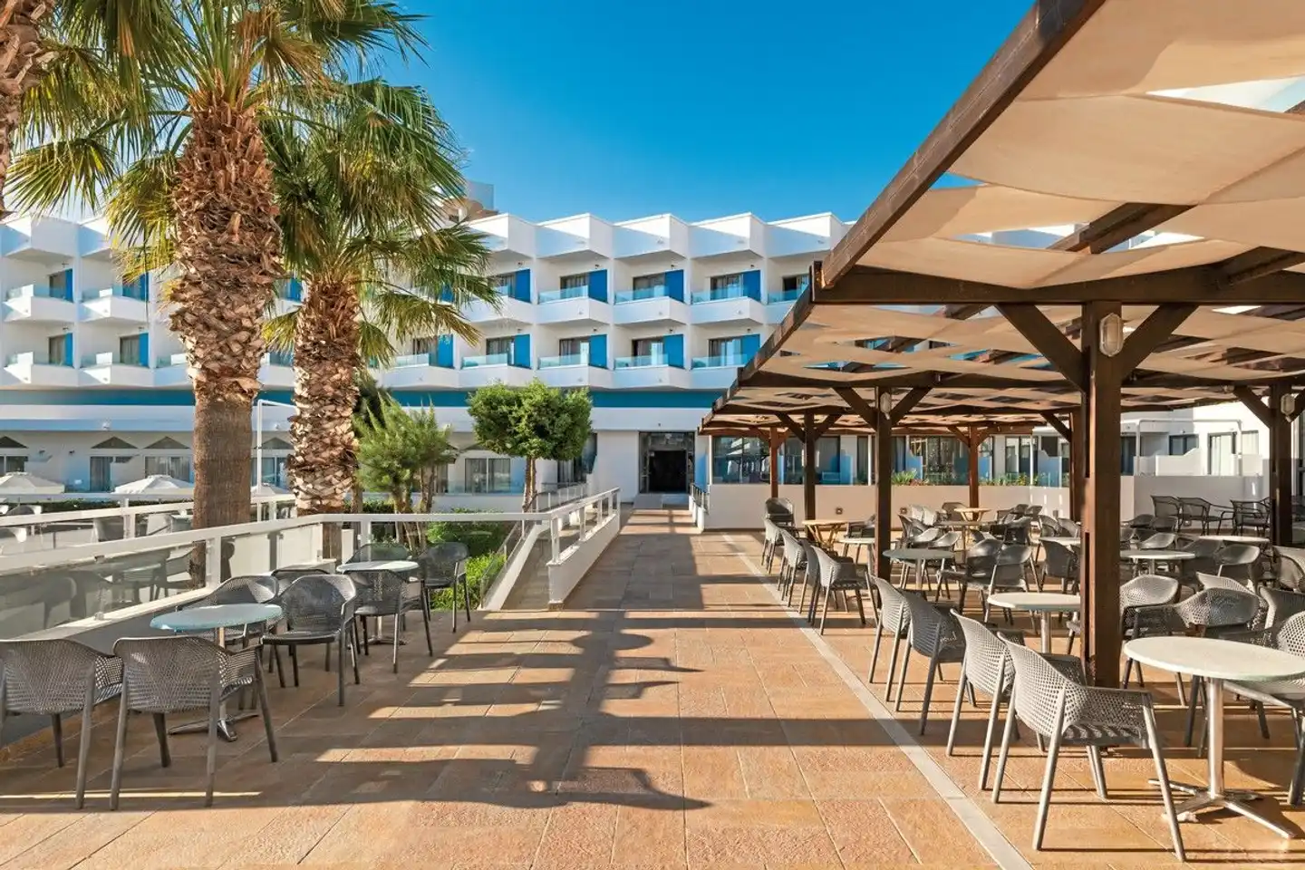 Blue Sea Beach Resort Bar