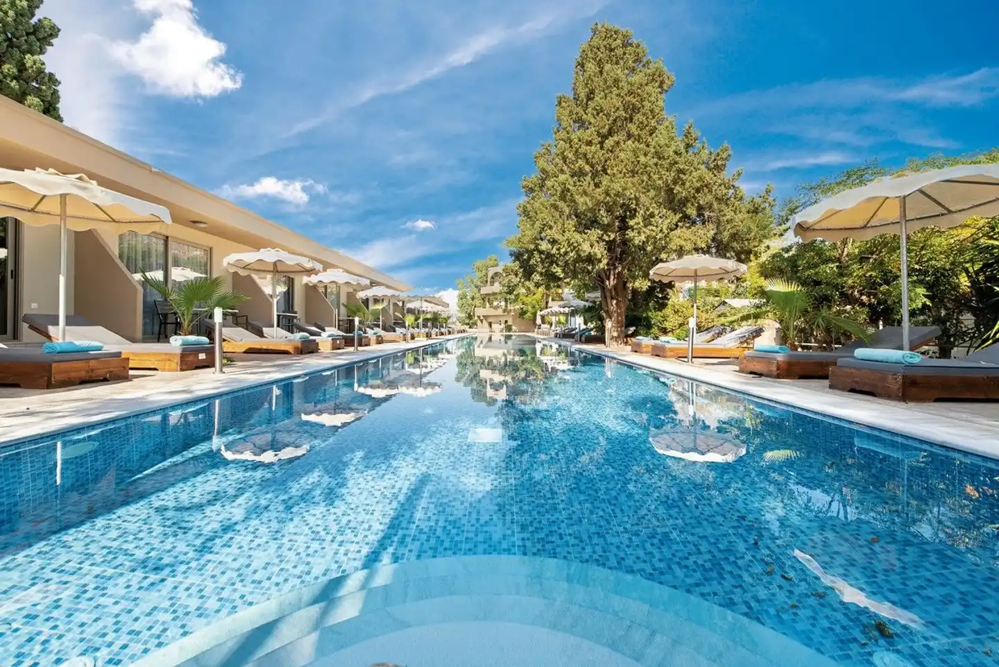 Marathon Hotel Pool