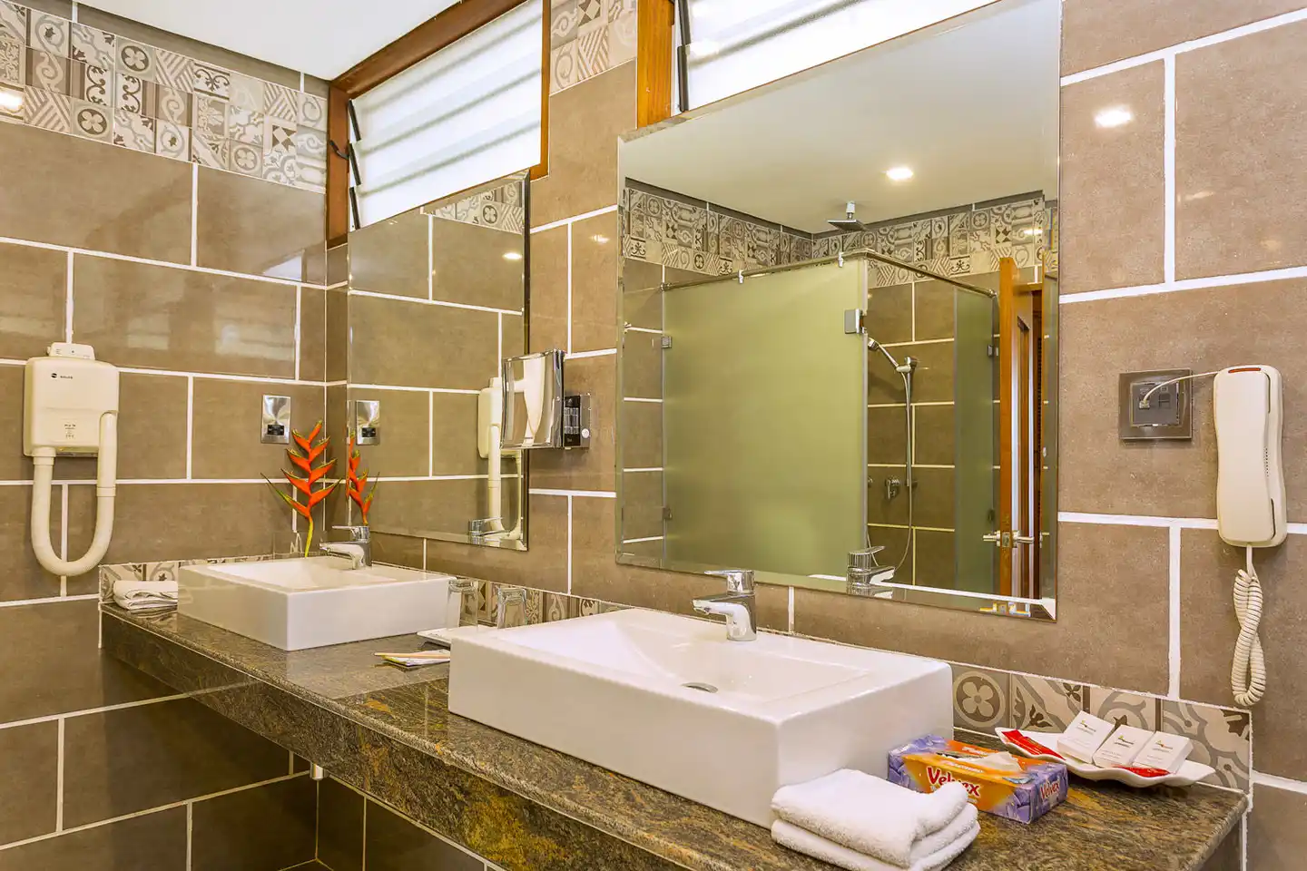 Travellers Beach Hotel & Club Badezimmer