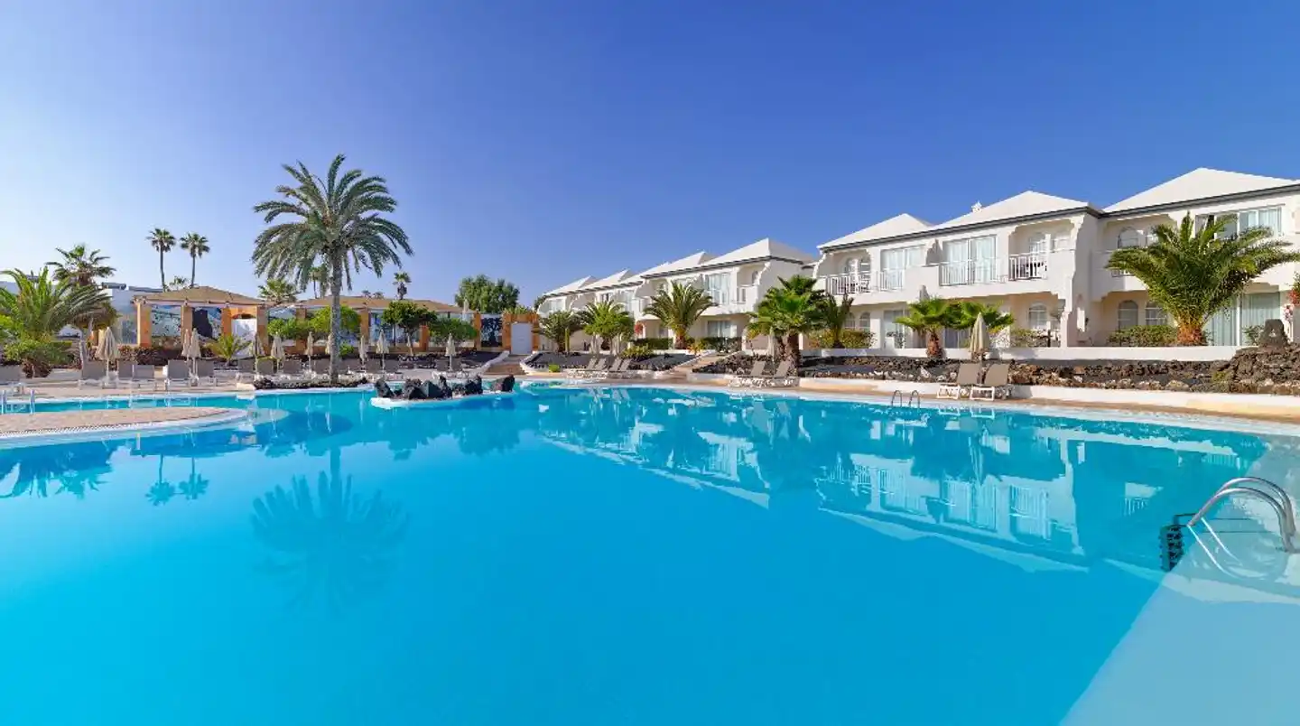 H10 Ocean Suites Pool