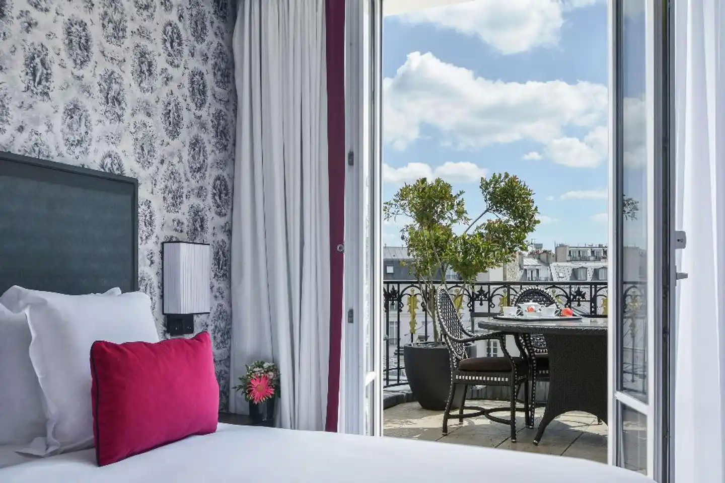 Maison Astor Paris, Curio Collection by Hilton Wohnbeispiel