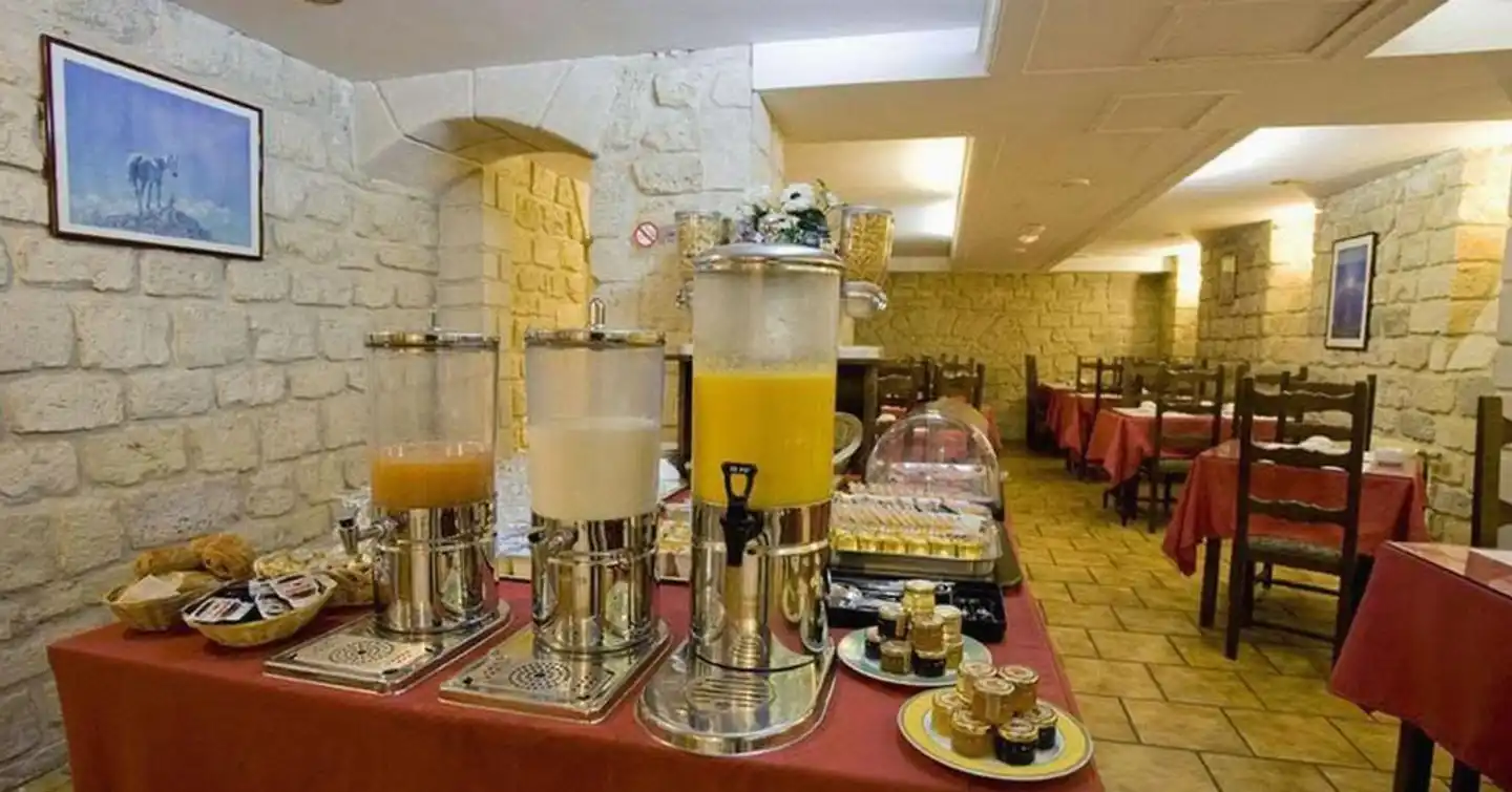 Derby Eiffel Restaurant