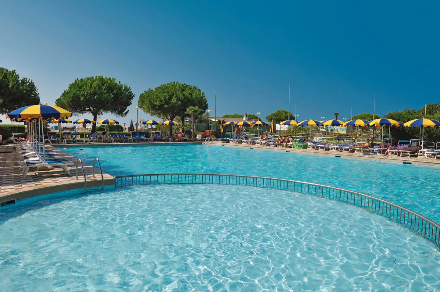 Bellevue Pool