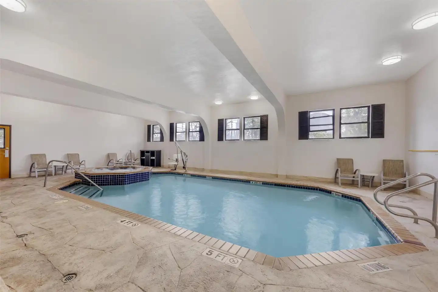 Best Western Alamo Suites Hallenbad