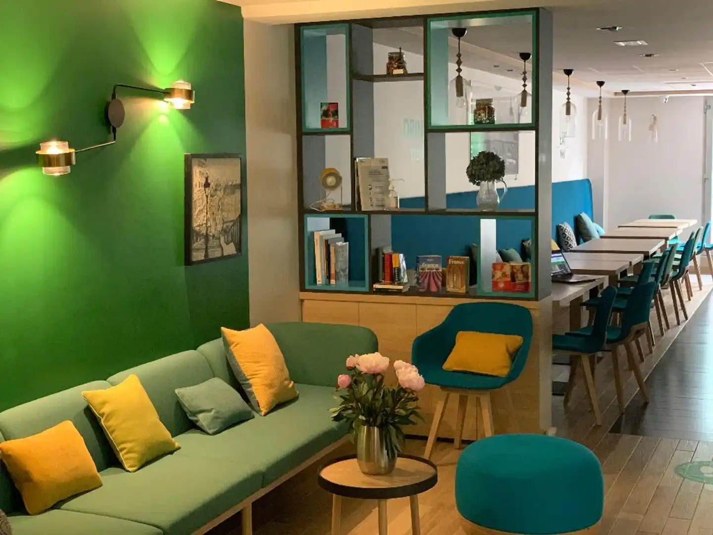 Holiday Inn Paris Montmartre Lobby