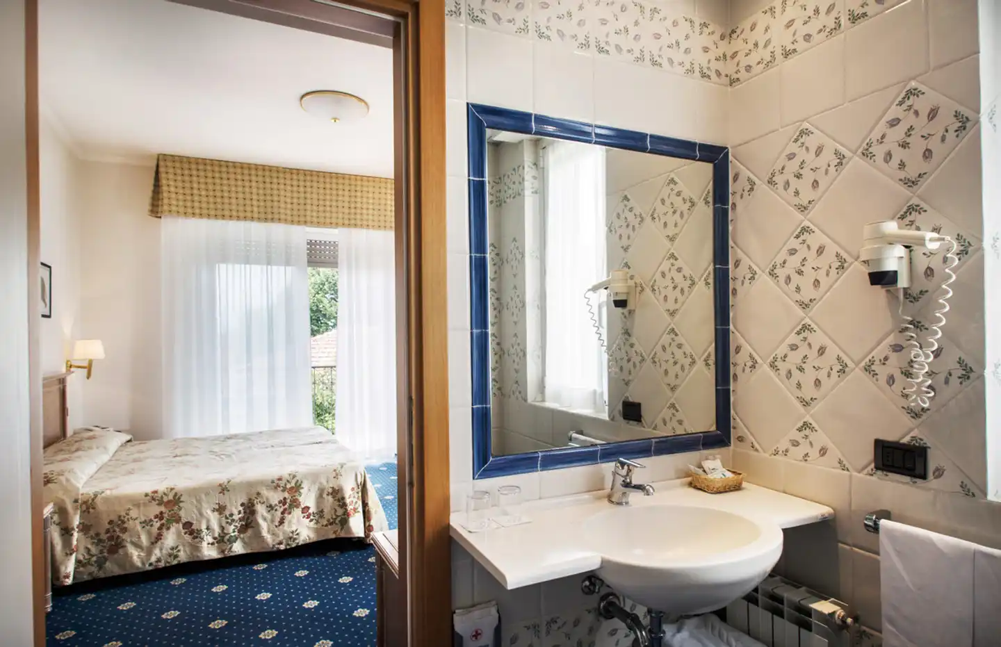 Hotel Lido La Perla Nera Badezimmer