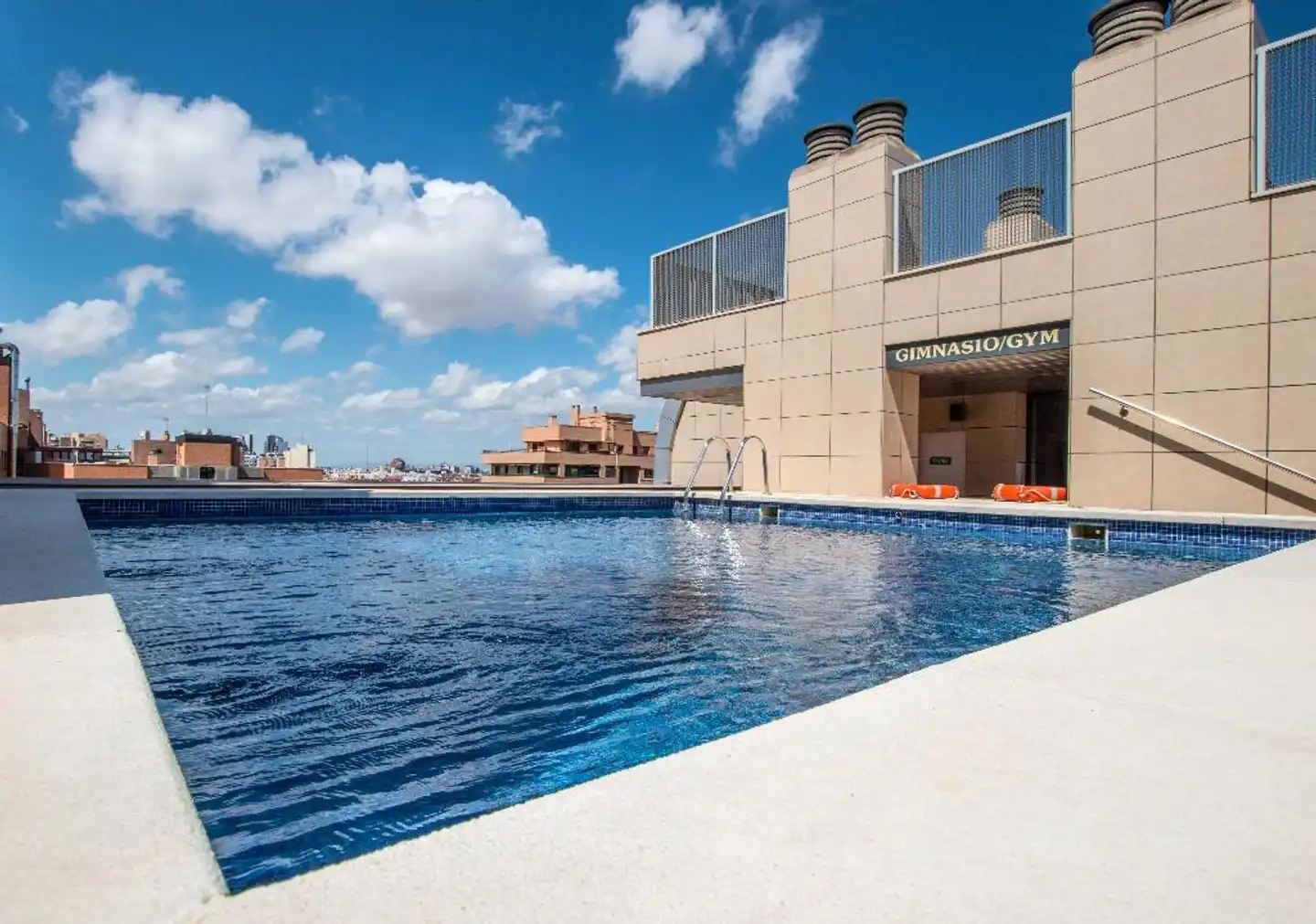Valencia Center Pool