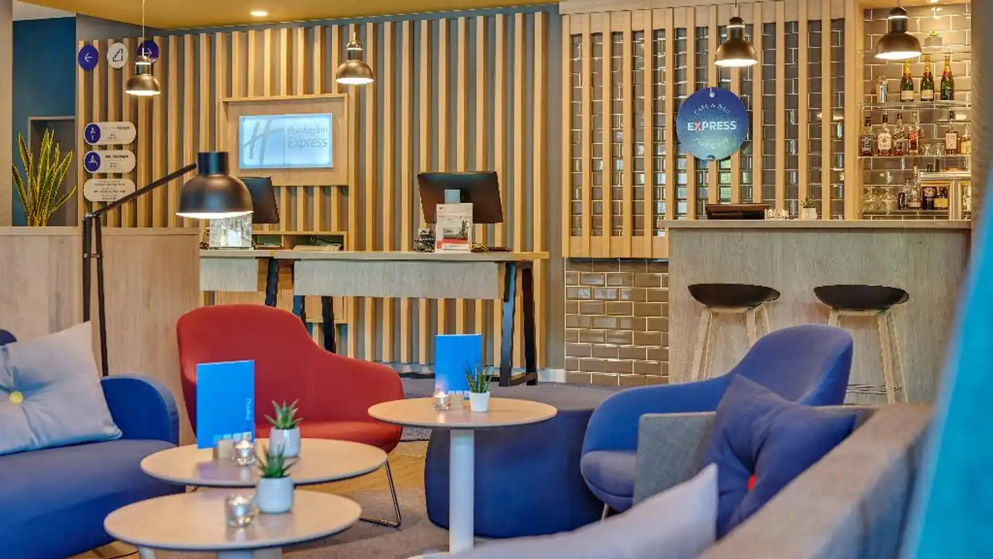 Holiday Inn Express Dortmund Lobby