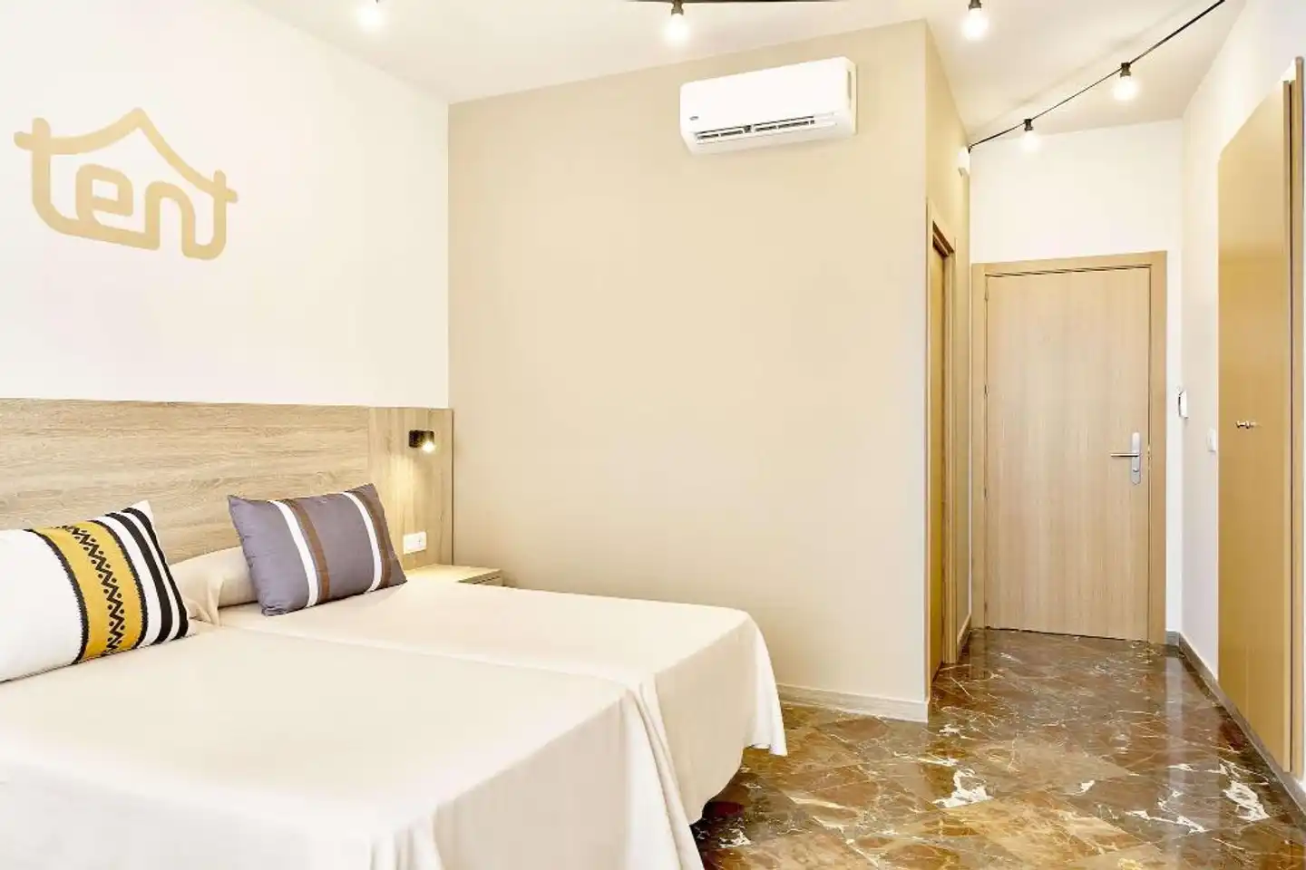 tent Torremolinos Wohnbeispiel