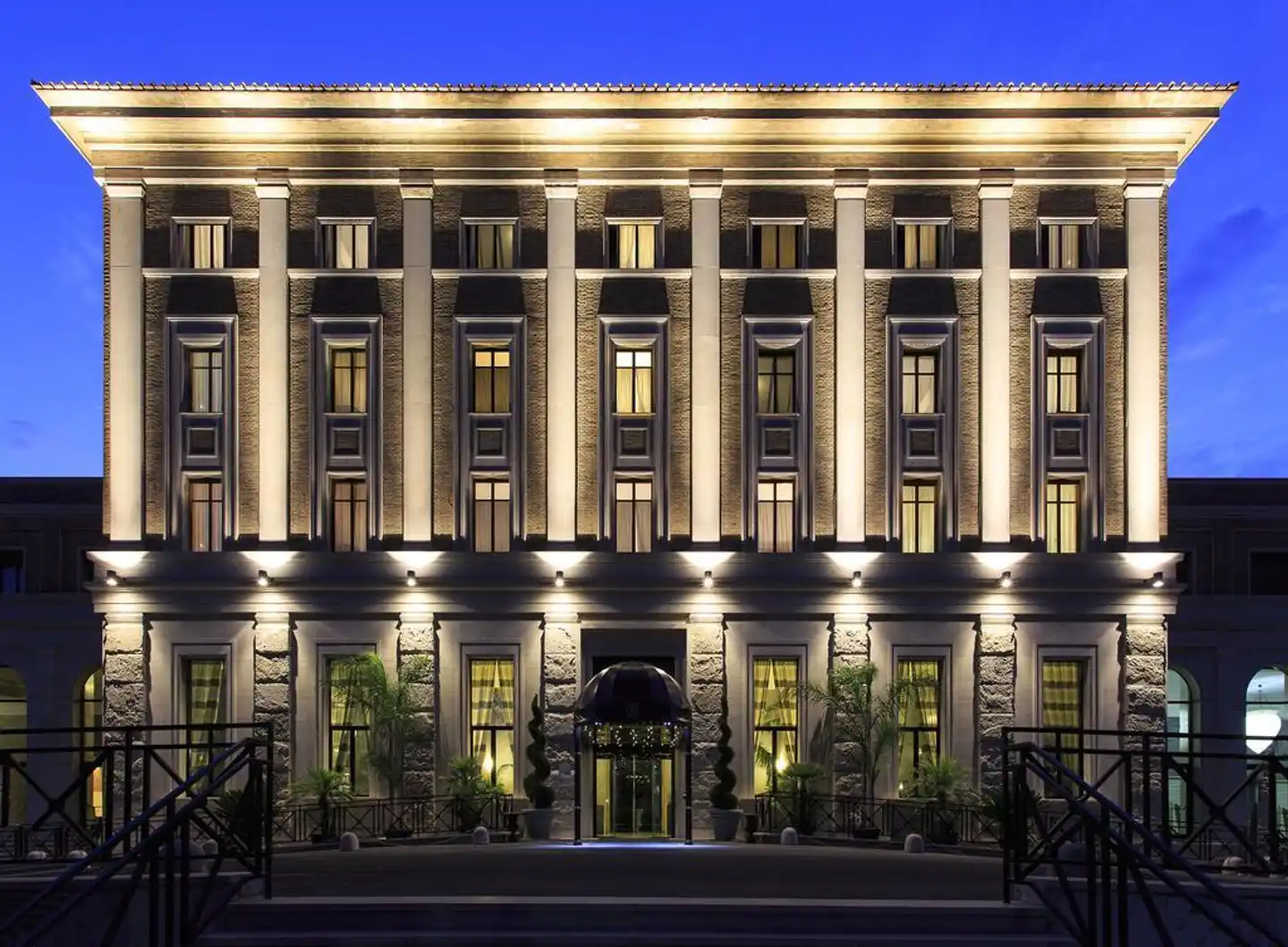 TH Roma - Carpegna Palace Hotel Aussenansicht