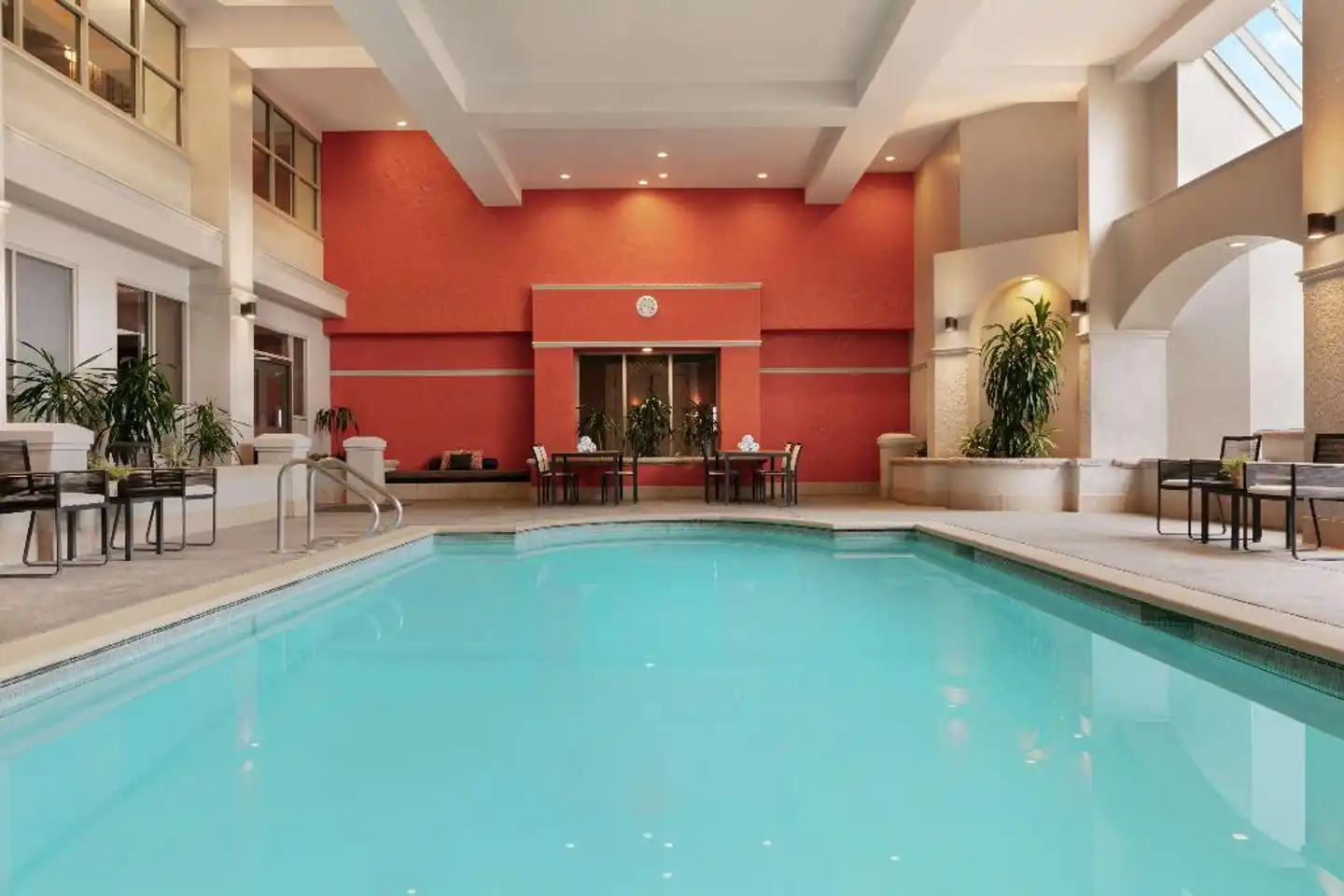 Embassy Suites by Hilton Los Angeles - Downey Hallenbad