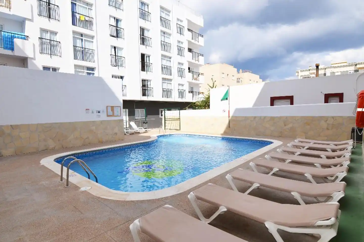 Vibra Caleta Pool