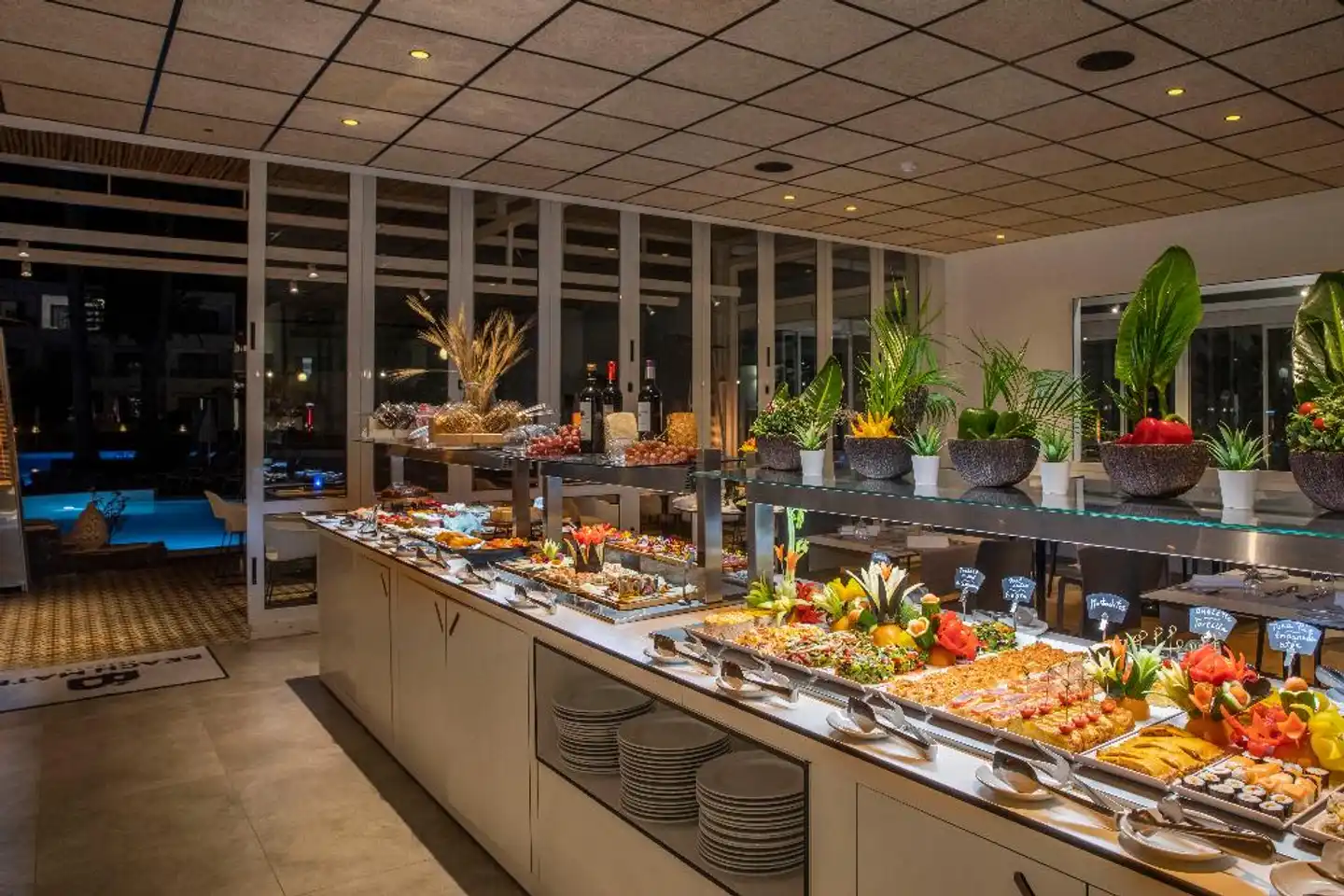 Oasis Lanz Beach Mate Restaurant