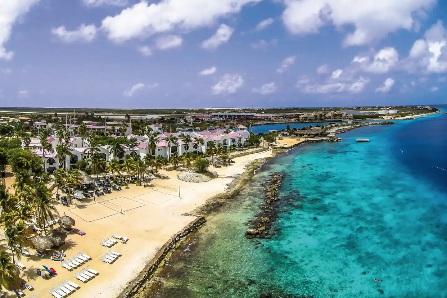 Plaza Beach & Dive Resort Bonaire Strand