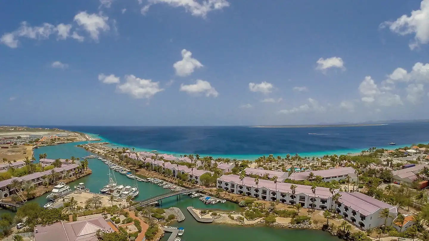 Plaza Beach & Dive Resort Bonaire Garten