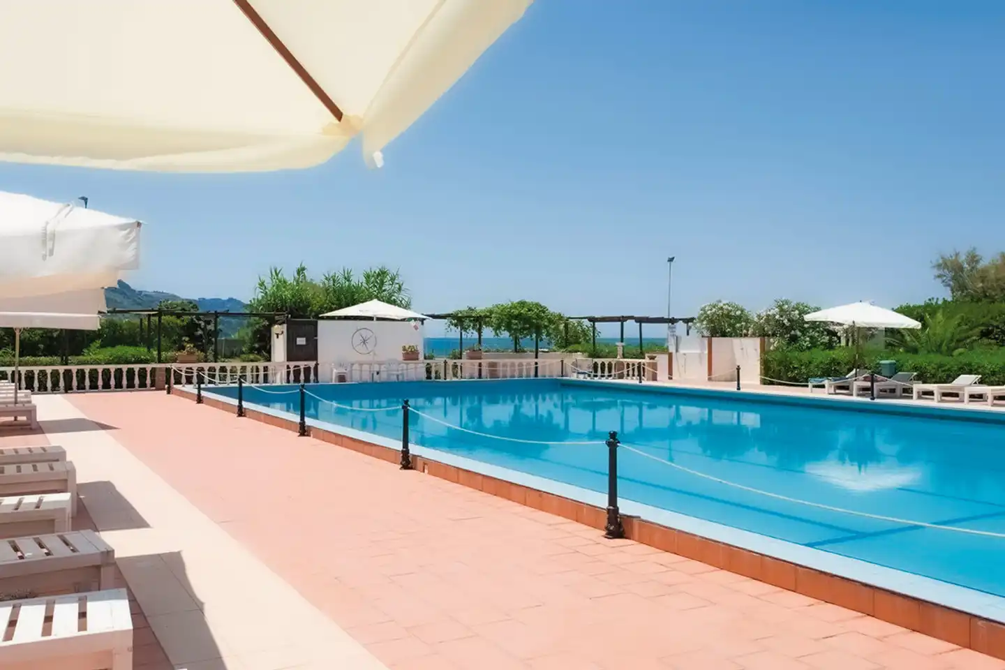 VOI Tropea Beach Essentia Pool