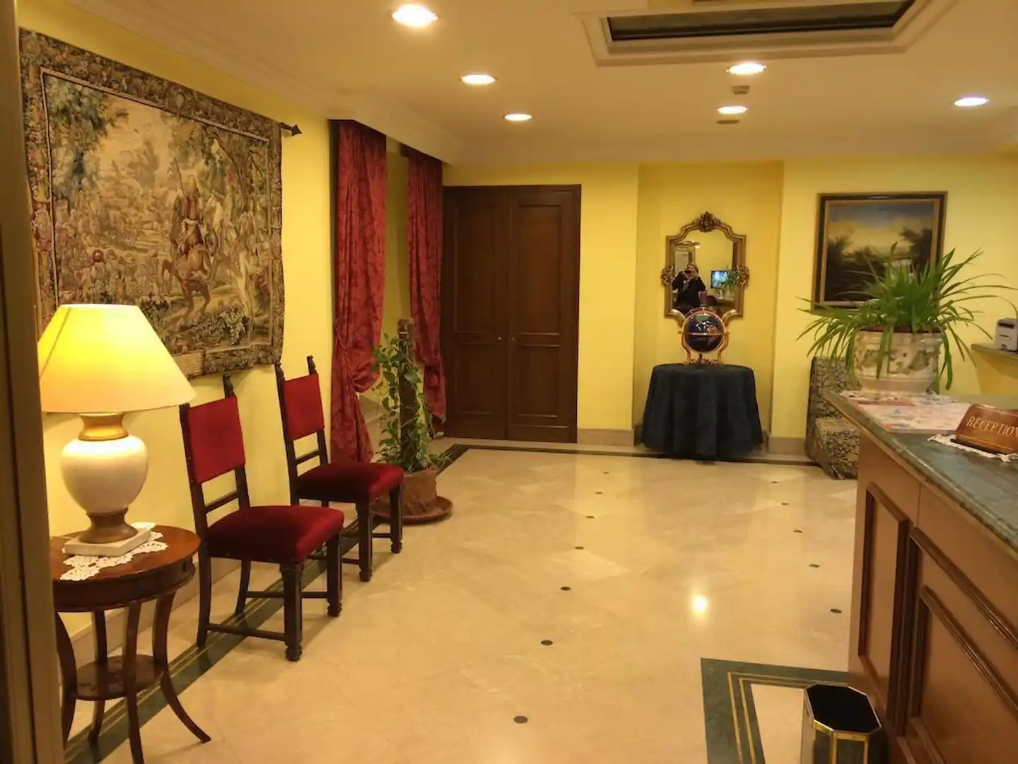 Principe Di Piemonte Lobby