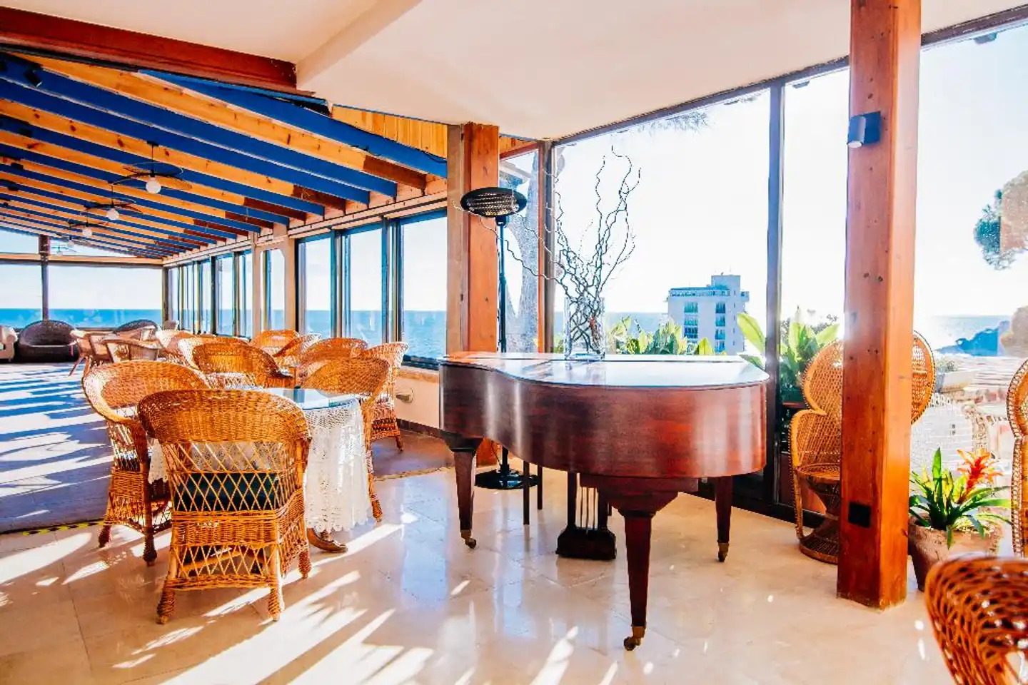 Hotel Roger De Flor By Seleqtta Wohnbeispiel