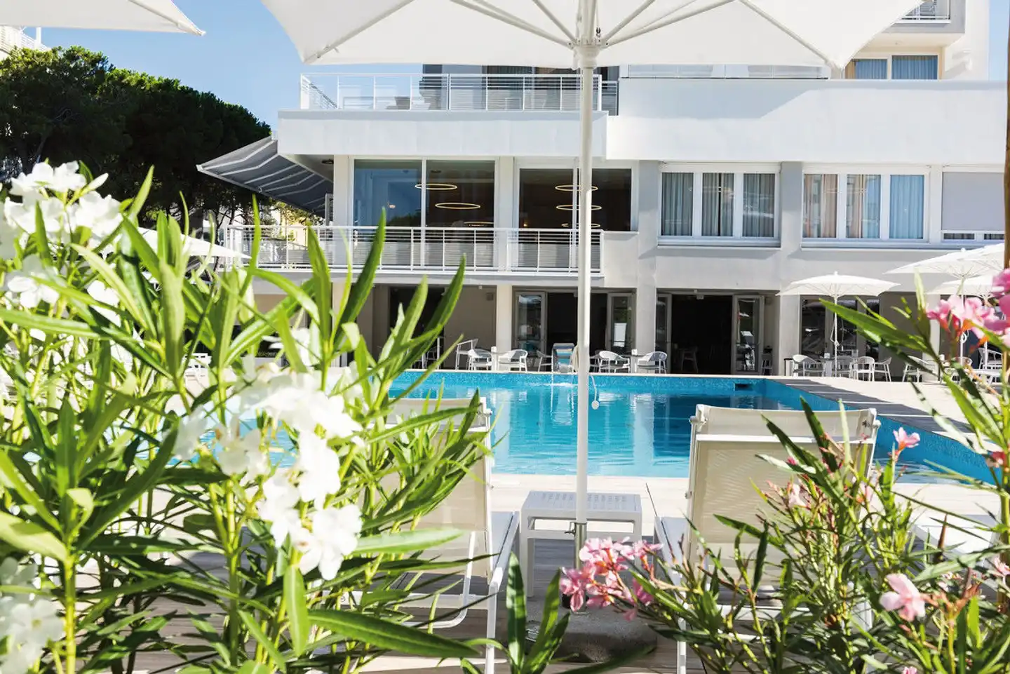 Life Hotel Pool
