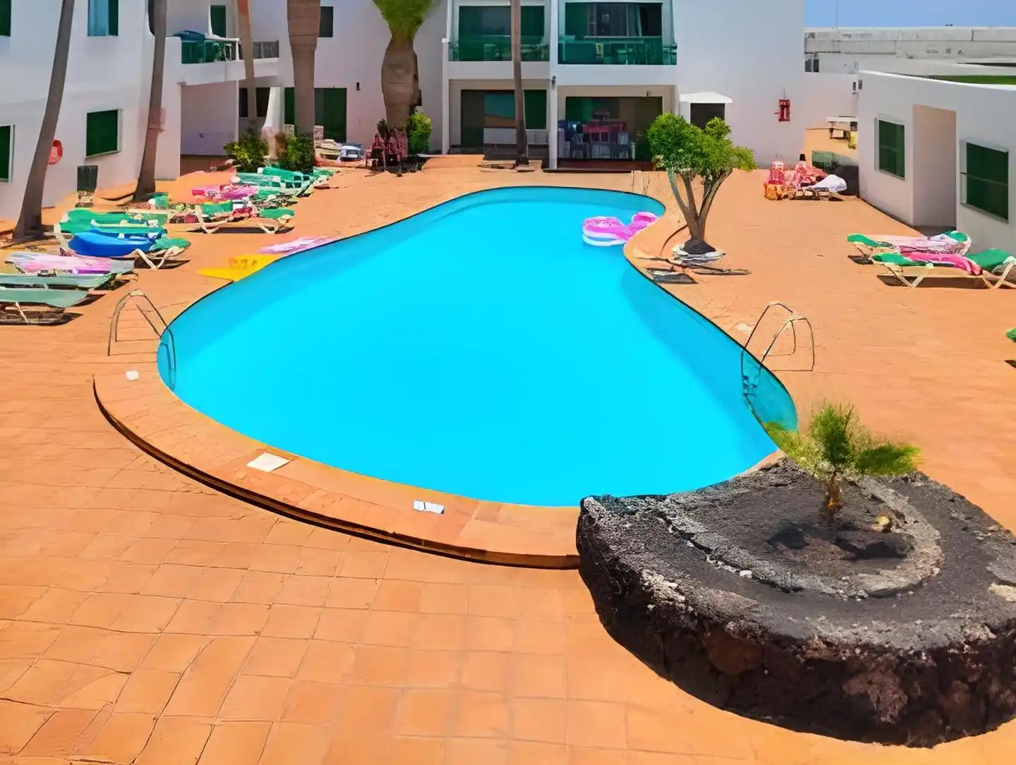 Rocas Blancas Apartments Pool