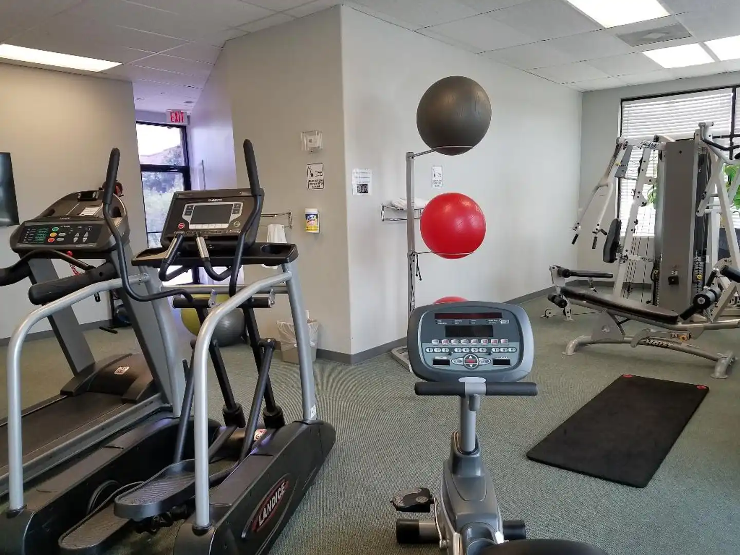 Parc Corniche Condominium Suite Hotel Sport und Entertainment
